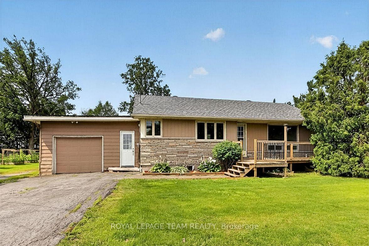 Photo of 3679 Dunrobin Road