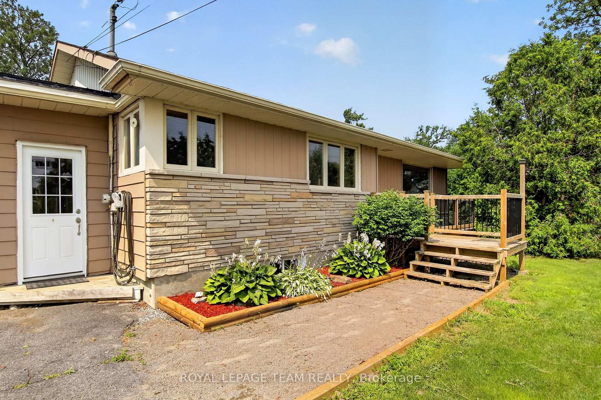 Photo 2 of 3679 Dunrobin Road, Ottawa, Dunrobin — HOMEH