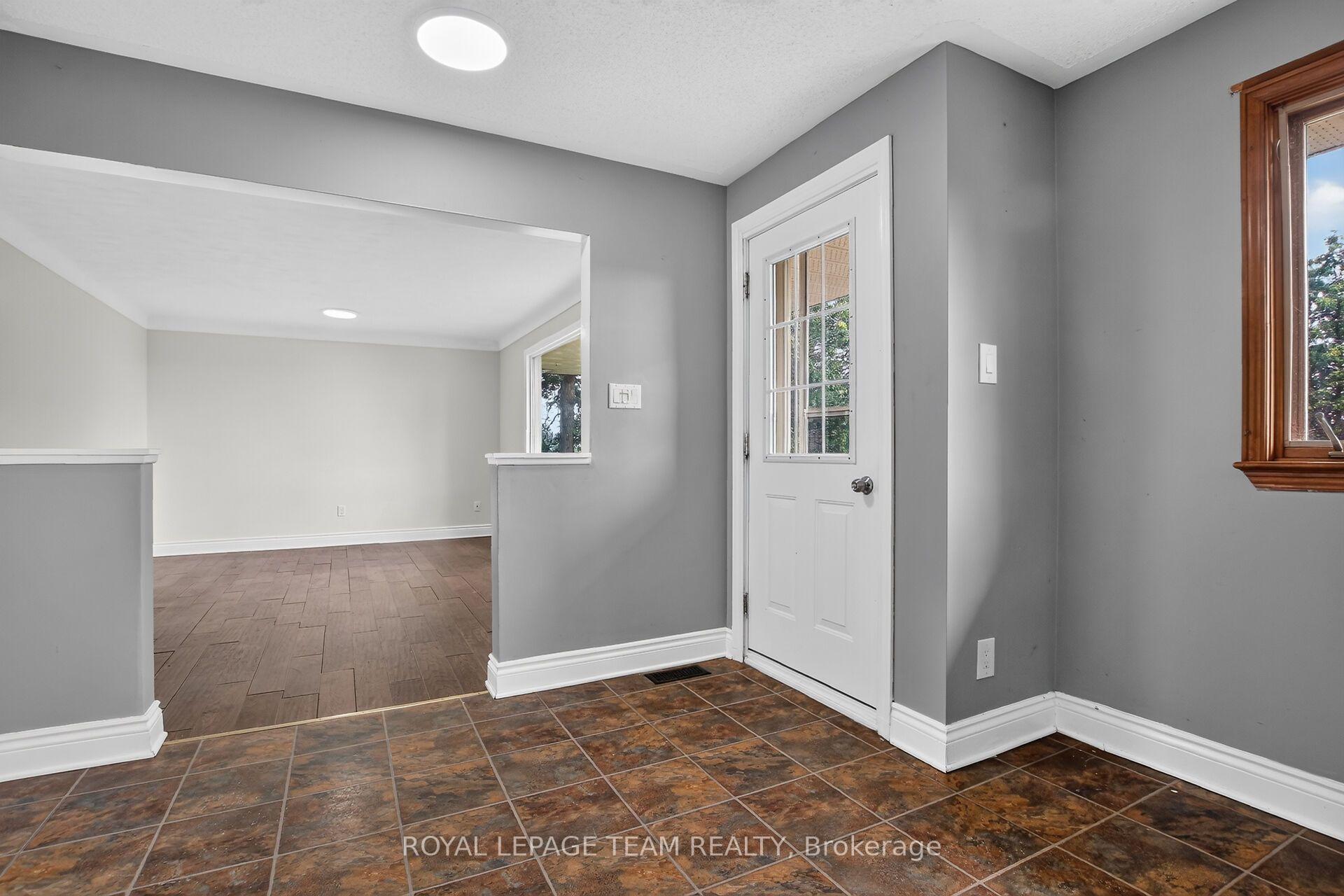 Photo 4 of 3679 Dunrobin Road, Ottawa, Dunrobin — HOMEH