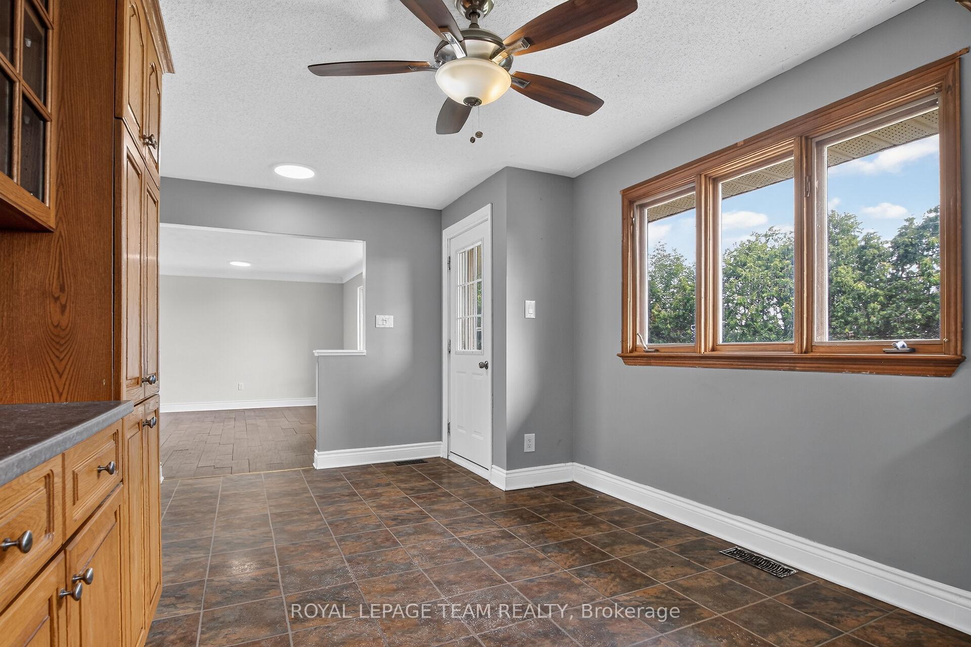 Photo 9 of 3679 Dunrobin Road, Ottawa, Dunrobin — HOMEH