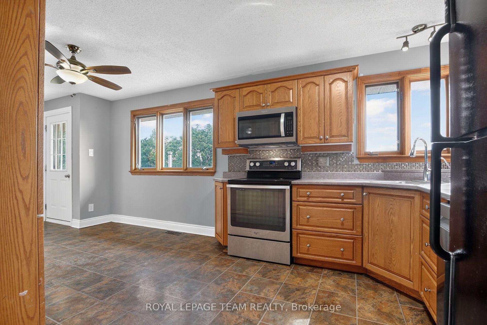 Photo 10 of 3679 Dunrobin Road, Ottawa, Dunrobin — HOMEH