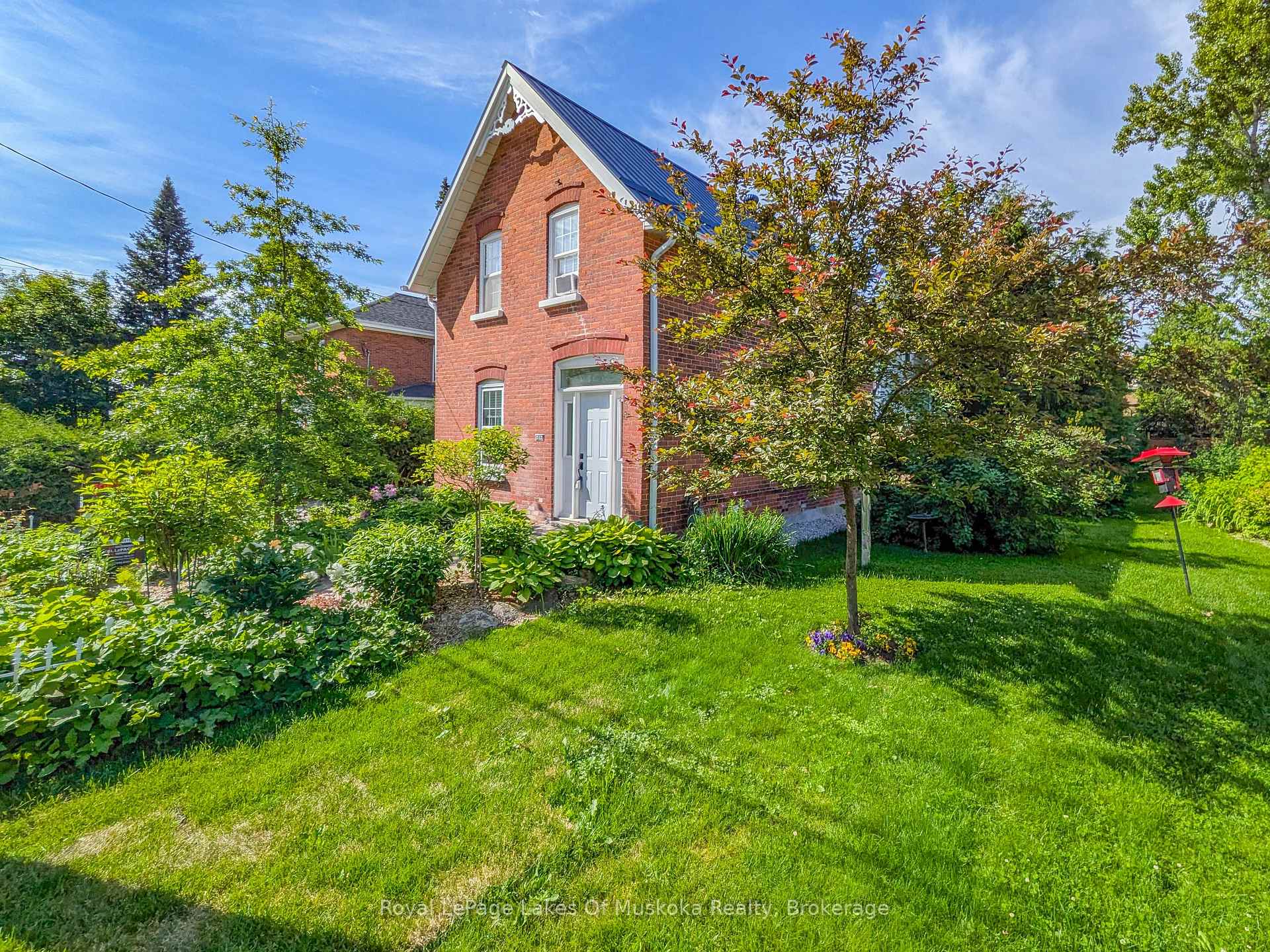 Photo 1 of 212 James Street, Bracebridge — HOMEH