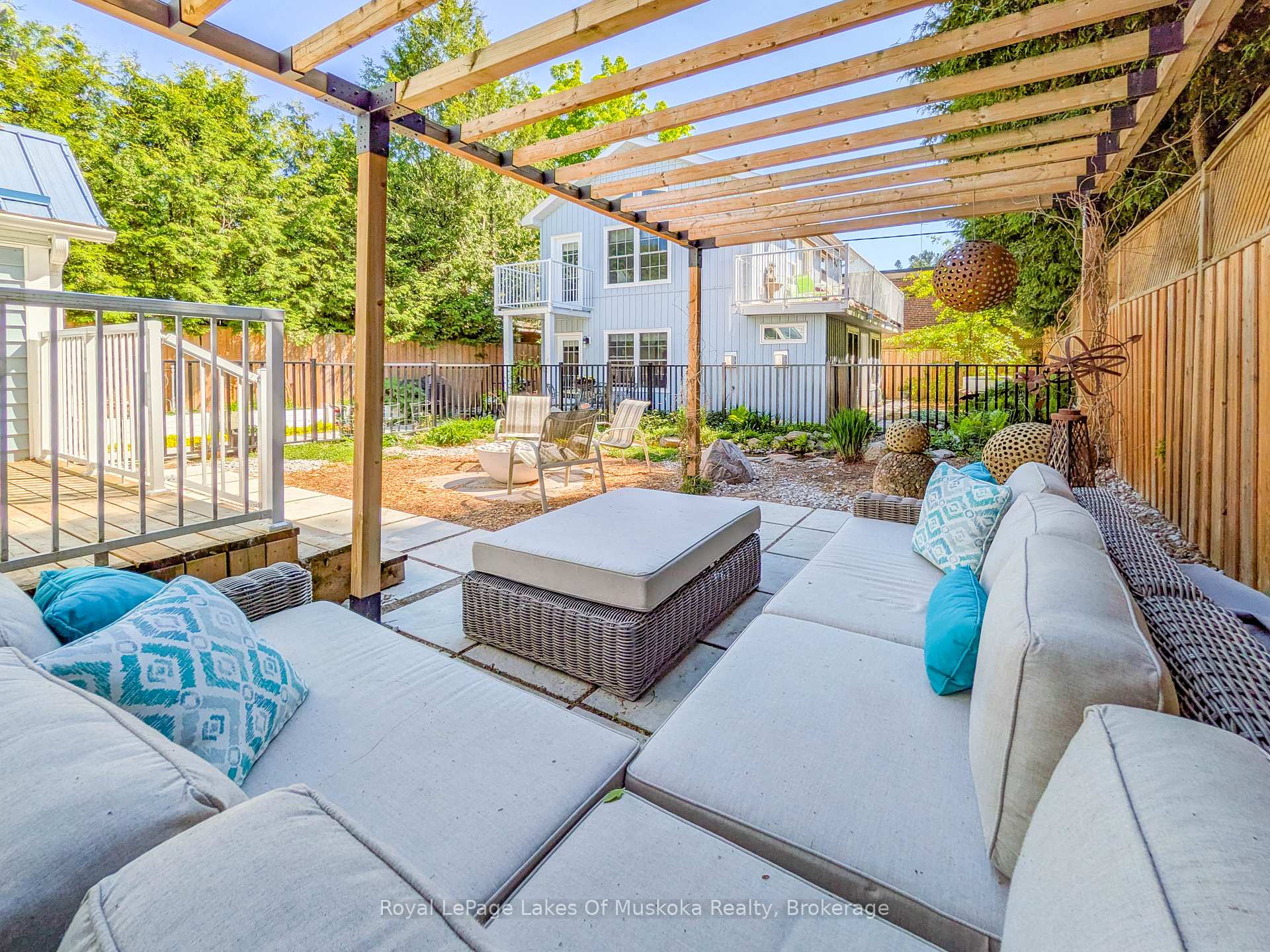 Photo 6 of 212 James Street, Bracebridge — HOMEH