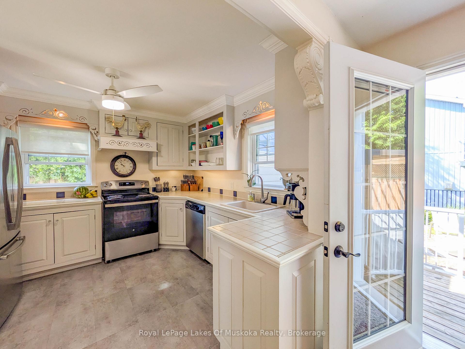 Photo 11 of 212 James Street, Bracebridge — HOMEH