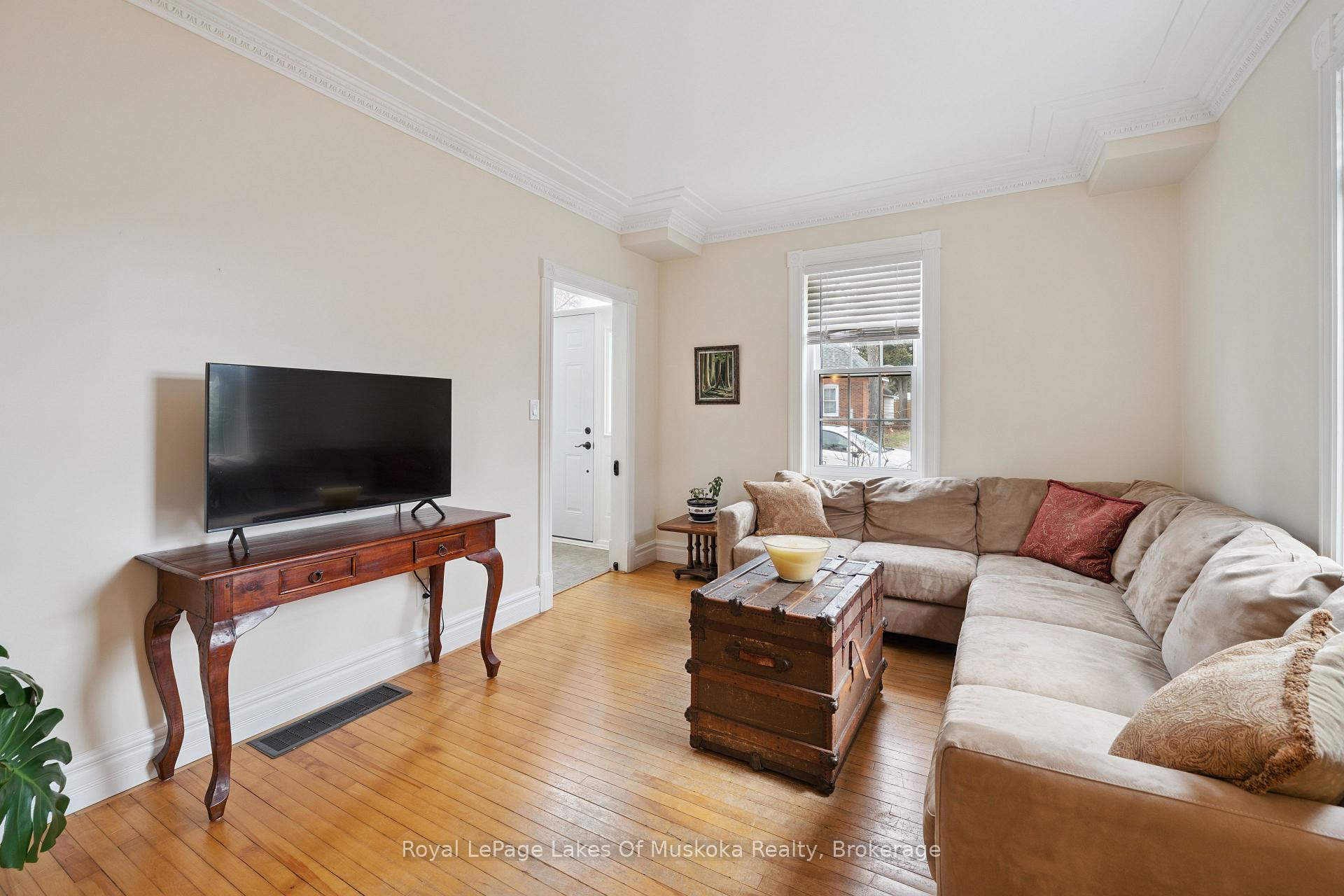 Photo 18 of 212 James Street, Bracebridge — HOMEH