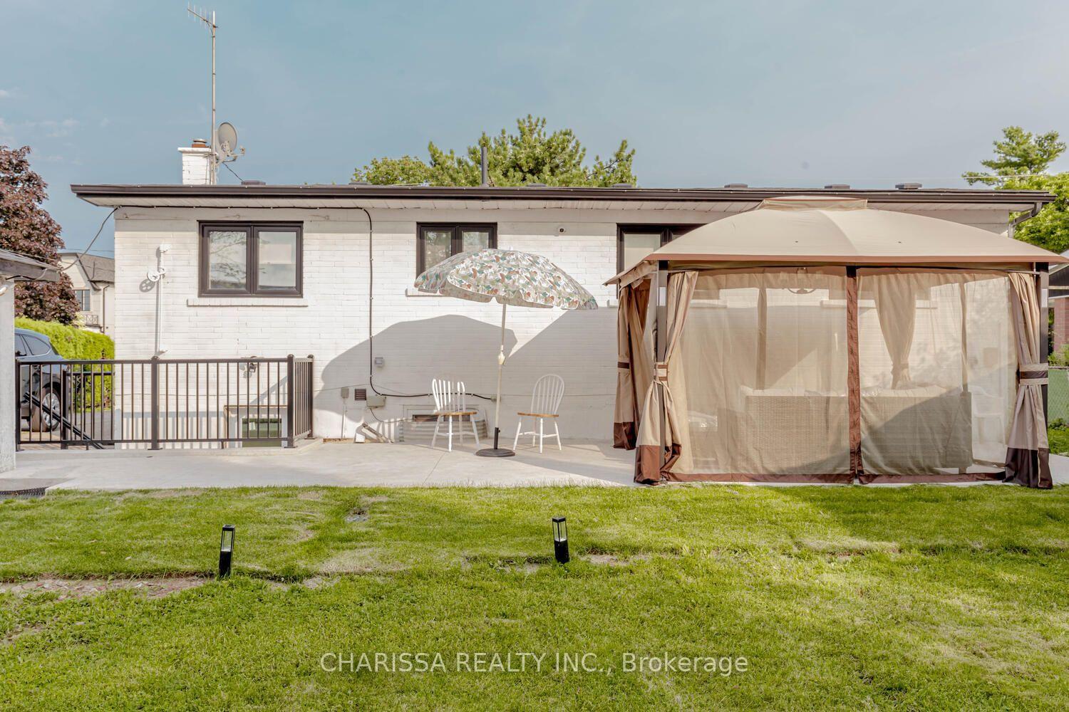 Photo 2 of Unit Upper, 523 Pinegrove Road, Oakville, West — HOMEH