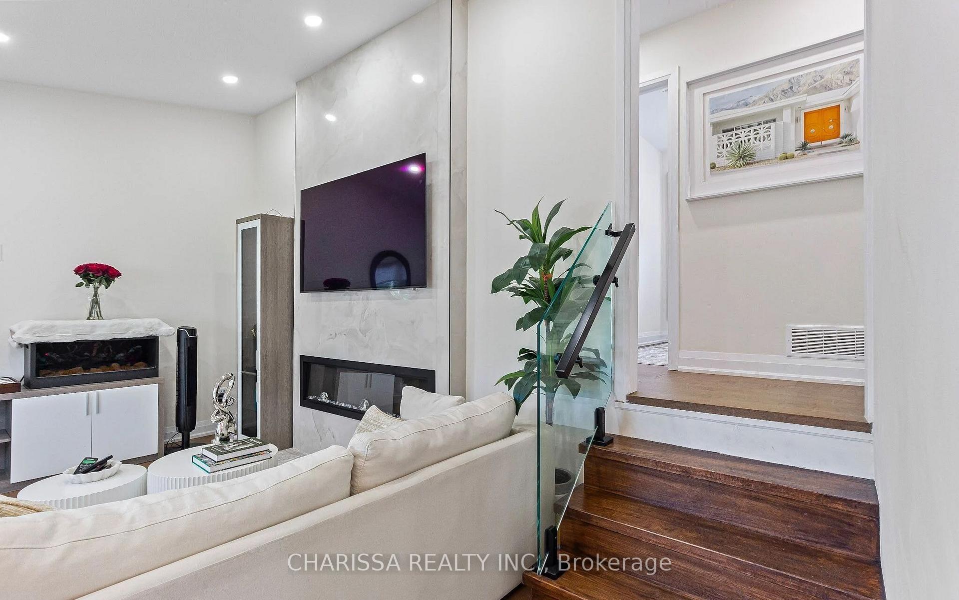 Photo 8 of Unit Upper, 523 Pinegrove Road, Oakville, West — HOMEH