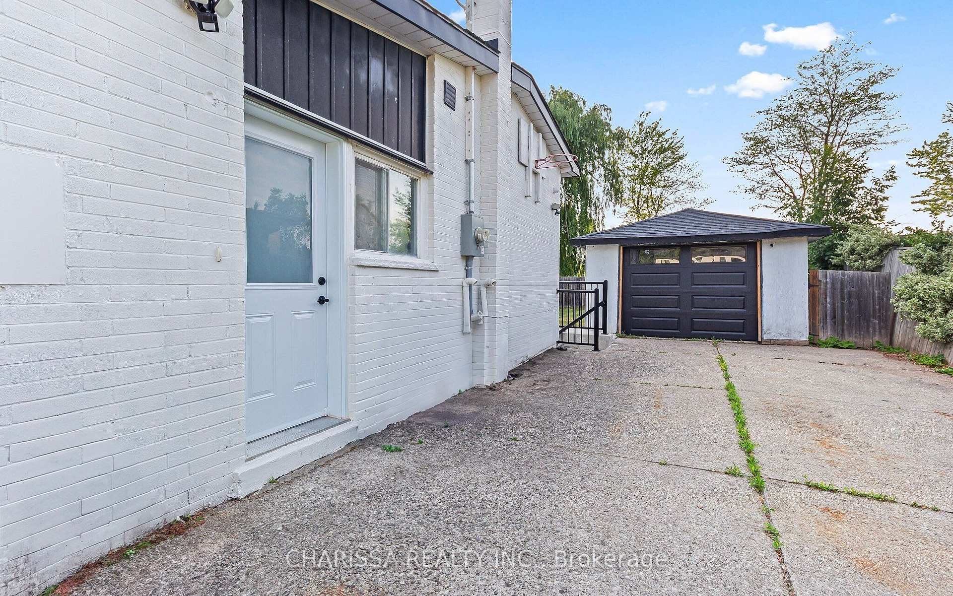 Photo 18 of Unit Upper, 523 Pinegrove Road, Oakville, West — HOMEH