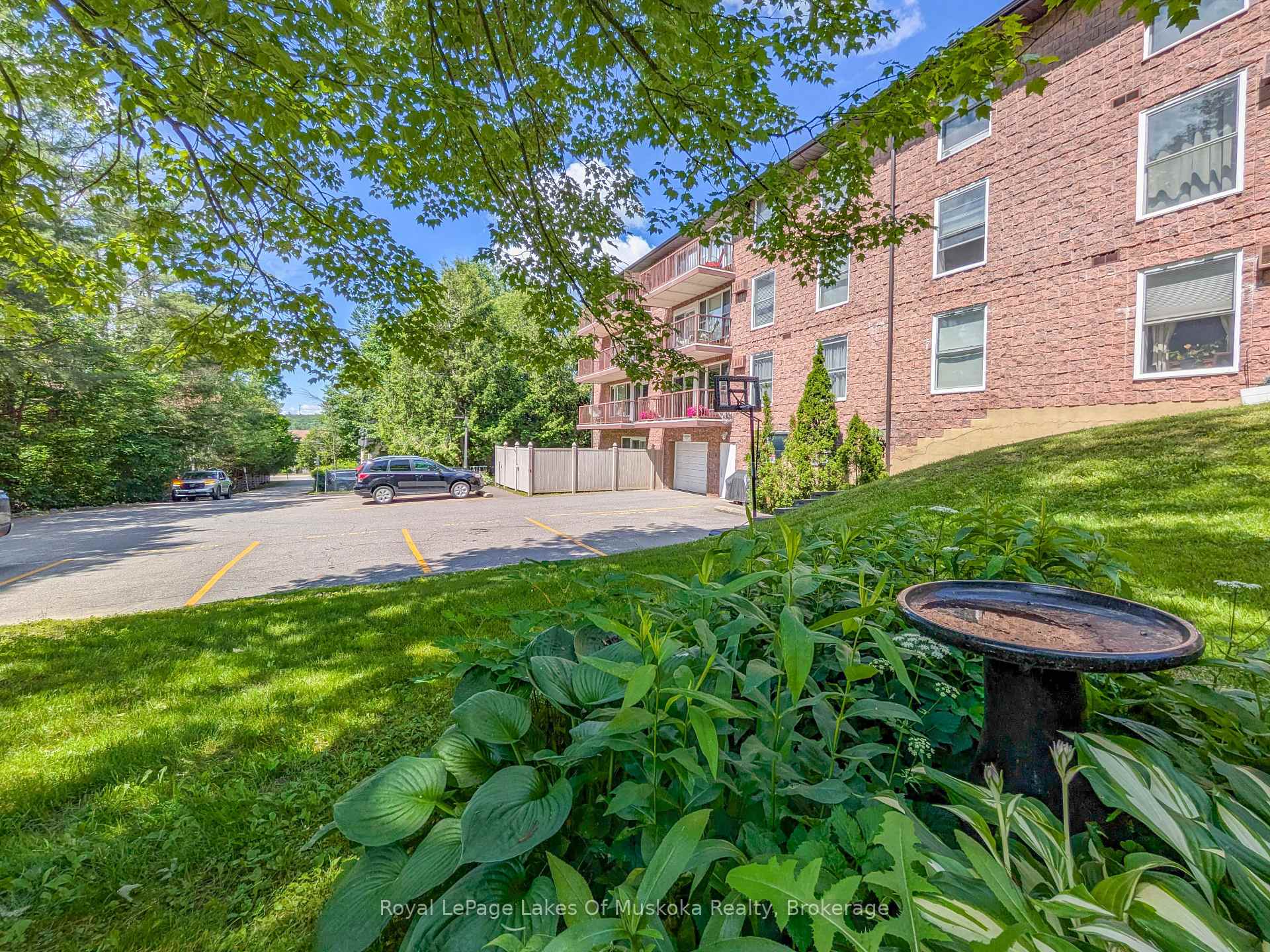 Photo 5 of Unit 101, 38 Monck Road, Bracebridge — HOMEH