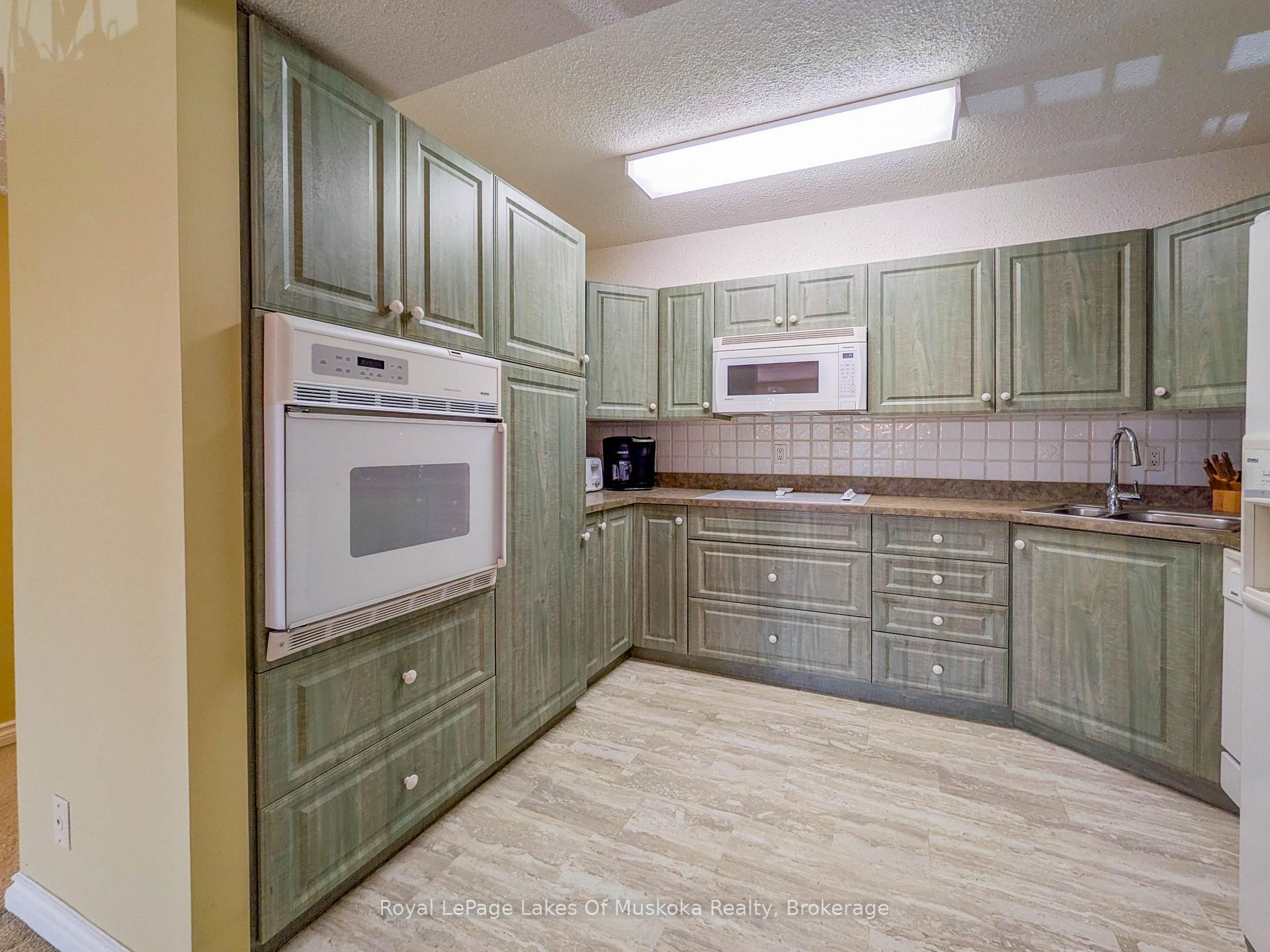 Photo 10 of Unit 101, 38 Monck Road, Bracebridge — HOMEH