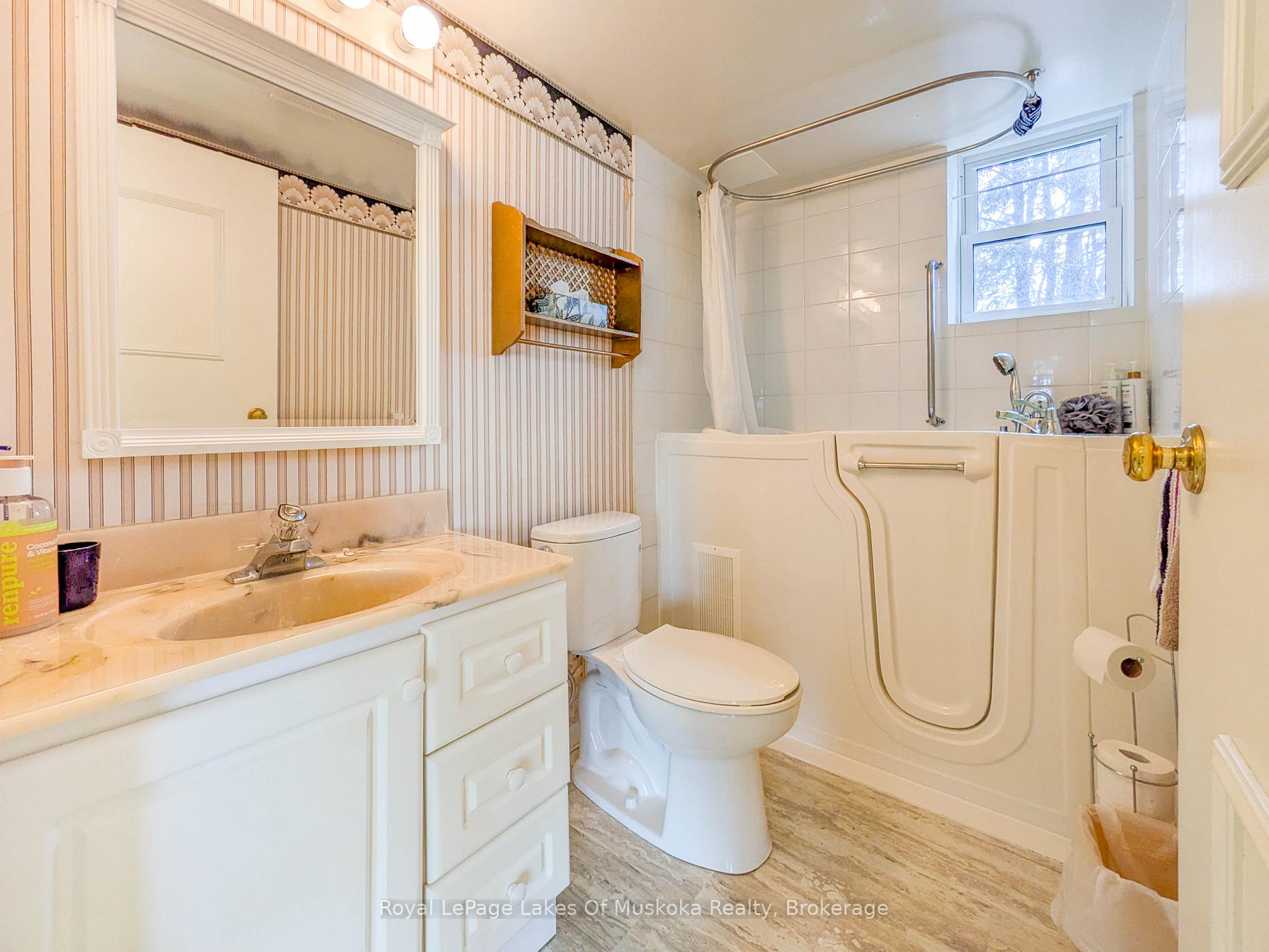 Photo 22 of Unit 101, 38 Monck Road, Bracebridge — HOMEH