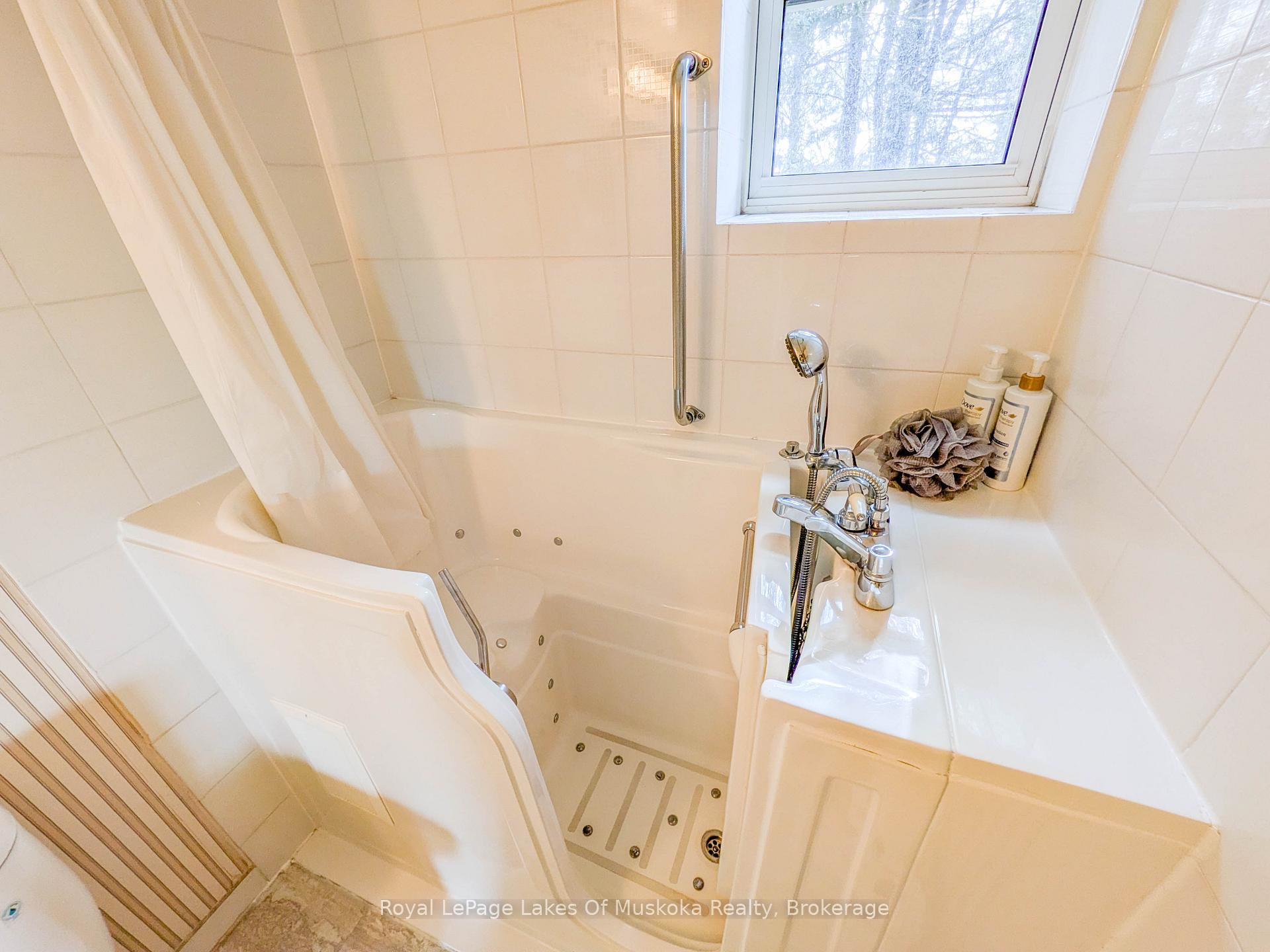 Photo 23 of Unit 101, 38 Monck Road, Bracebridge — HOMEH