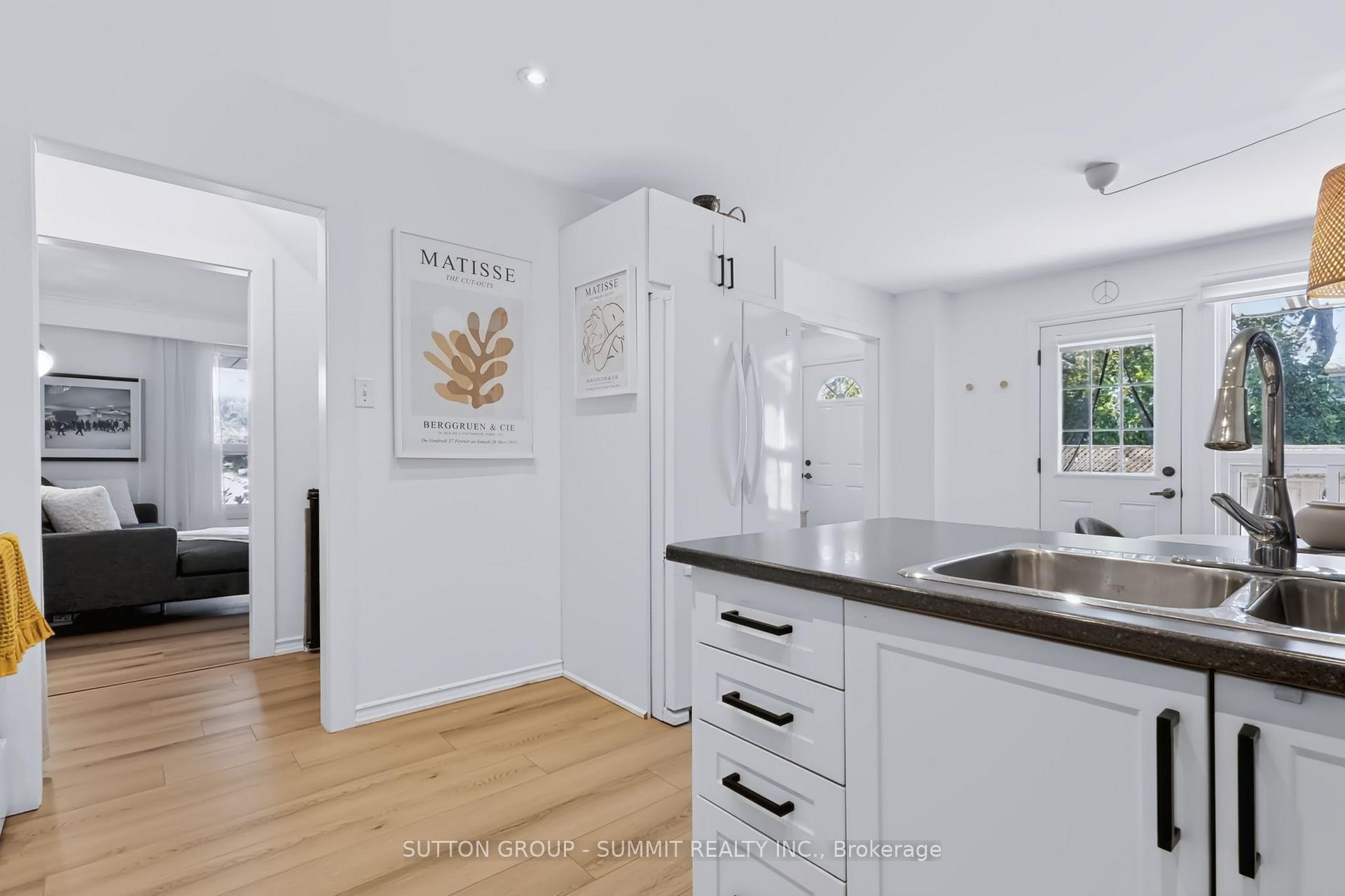 Photo 5 of Unit 16, 4018 Longmoor Drive, Burlington, Shoreacres — HOMEH