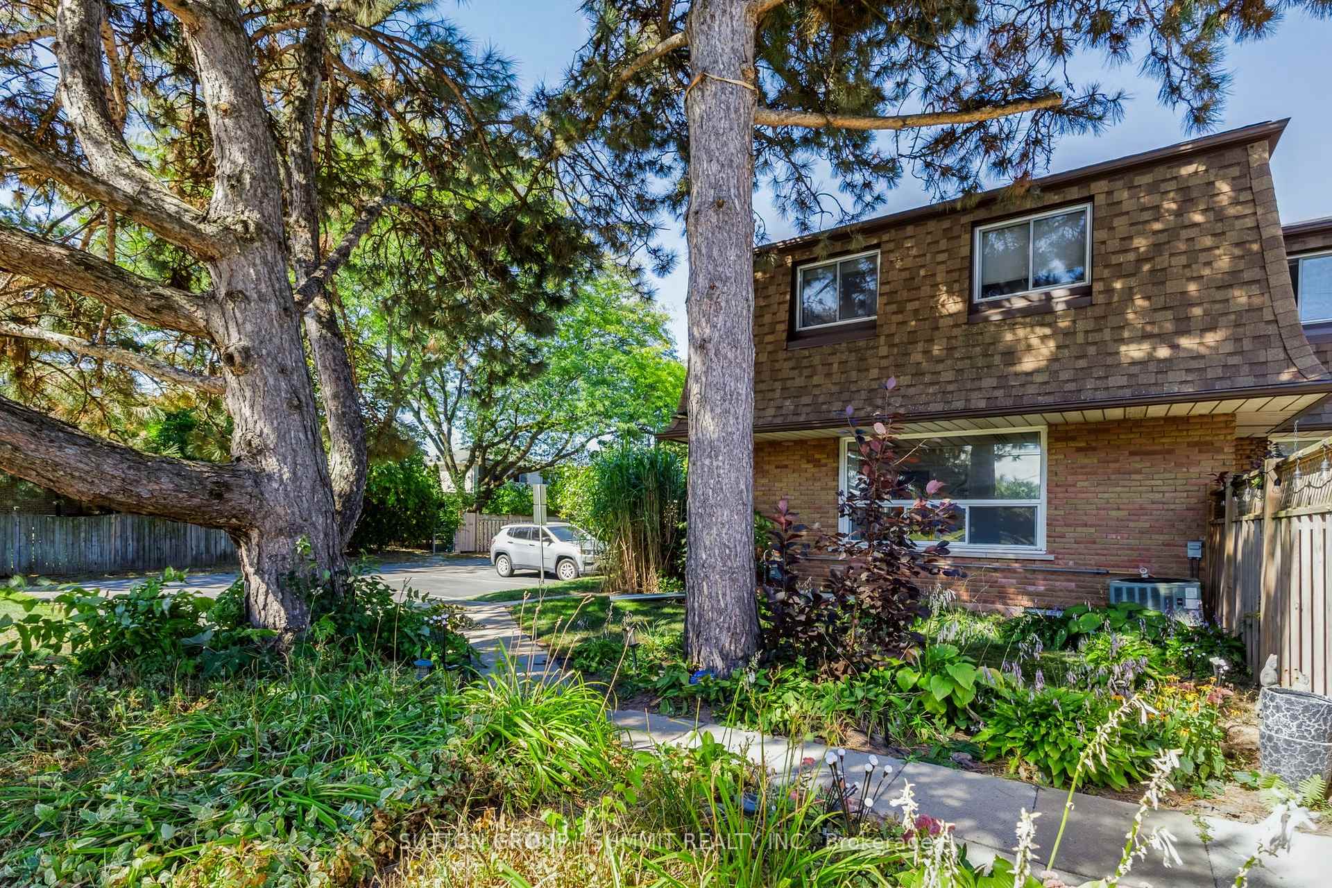 Photo 29 of Unit 16, 4018 Longmoor Drive, Burlington, Shoreacres — HOMEH