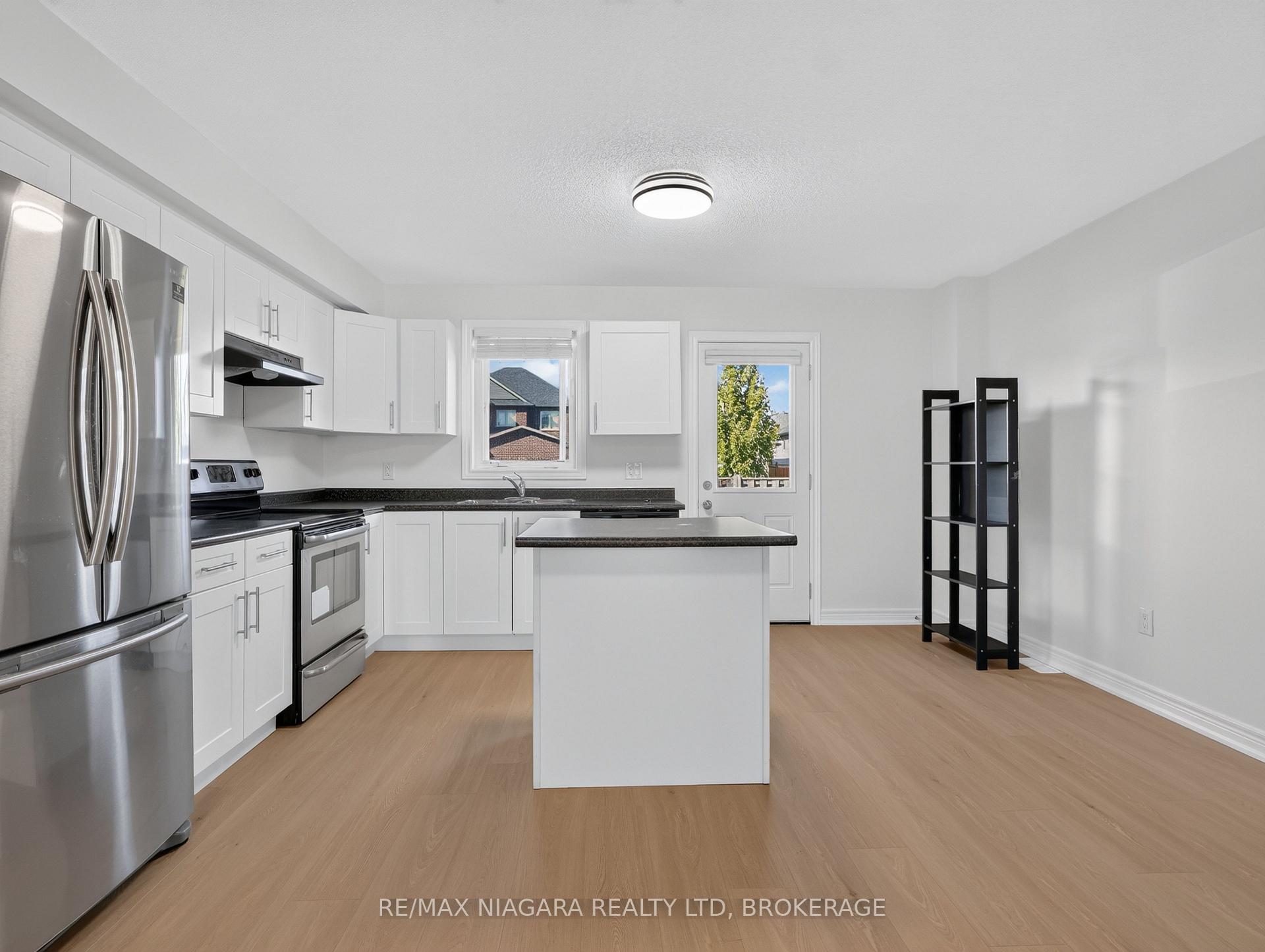 Photo 12 of Unit 37, 6118 Kelsey Crescent, Niagara Falls, Forestview — HOMEH