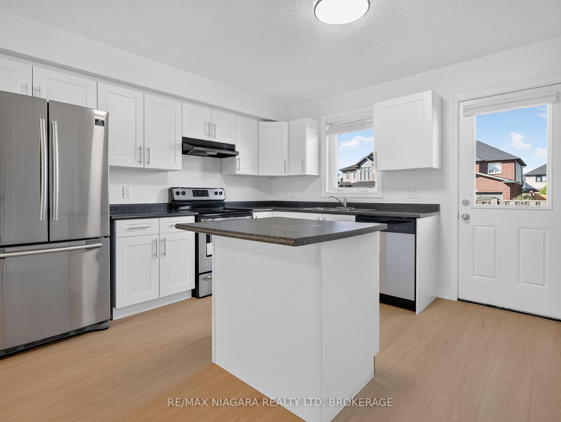 Photo 13 of Unit 37, 6118 Kelsey Crescent, Niagara Falls, Forestview — HOMEH