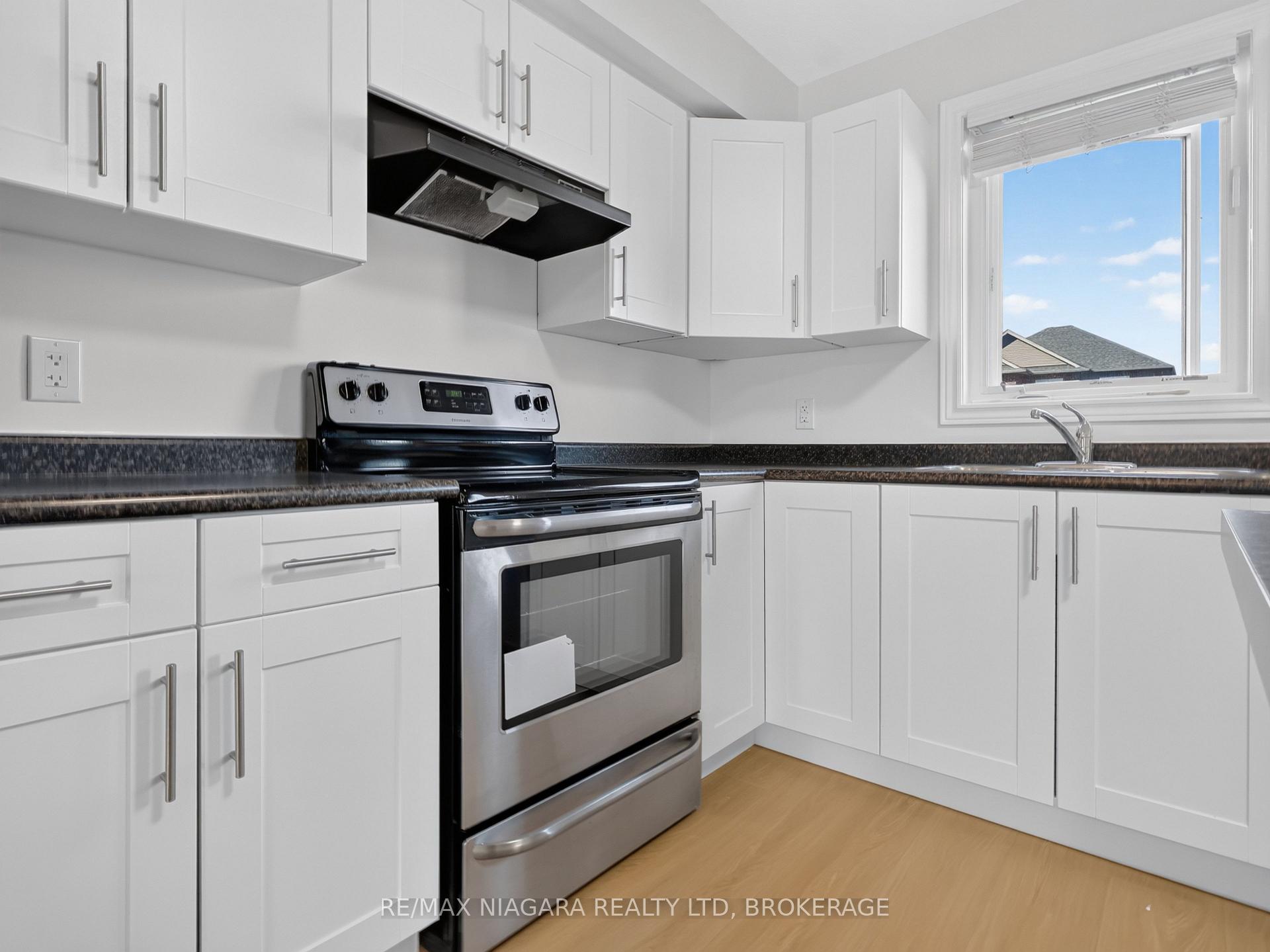 Photo 16 of Unit 37, 6118 Kelsey Crescent, Niagara Falls, Forestview — HOMEH