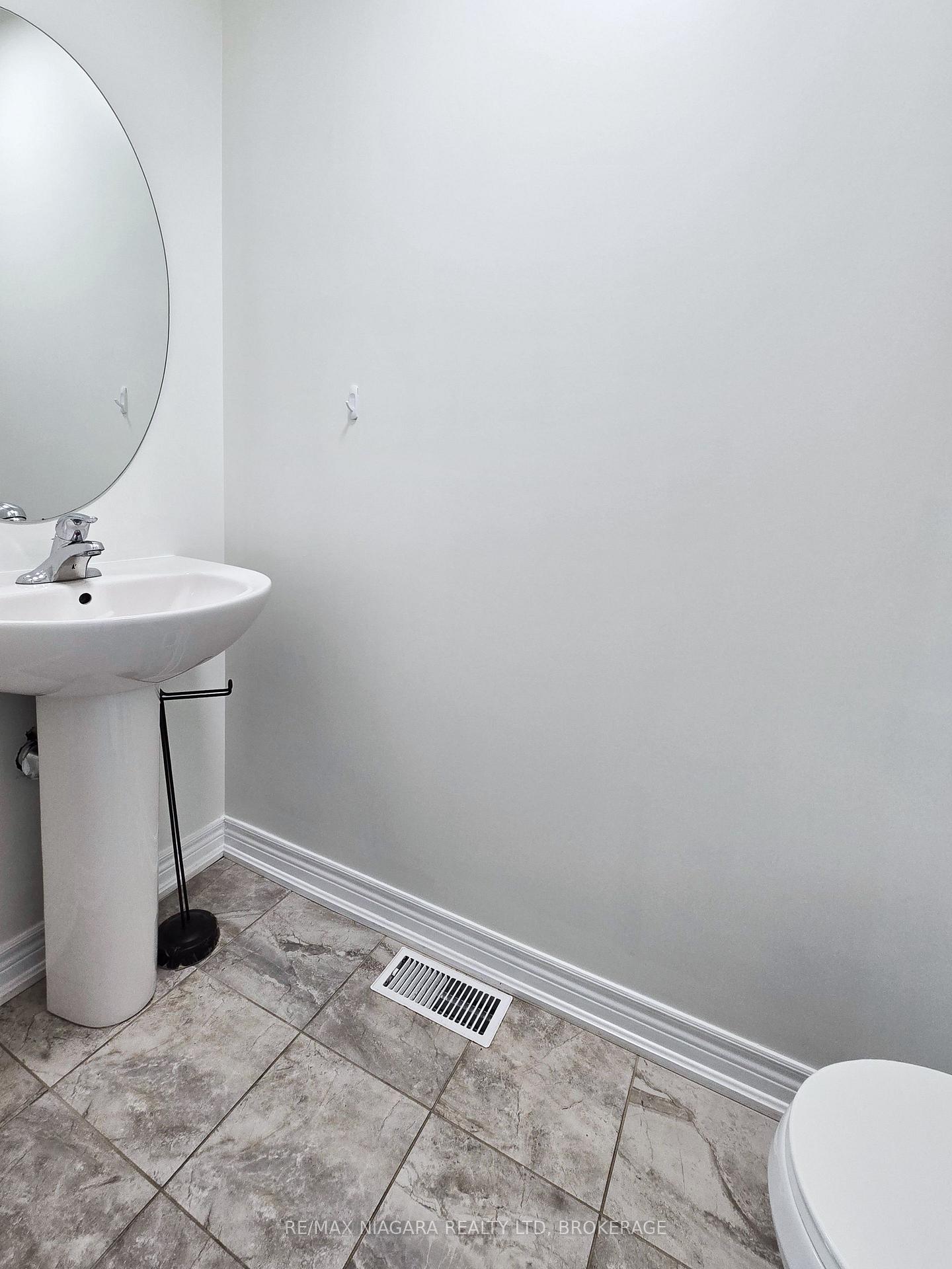 Photo 18 of Unit 37, 6118 Kelsey Crescent, Niagara Falls, Forestview — HOMEH