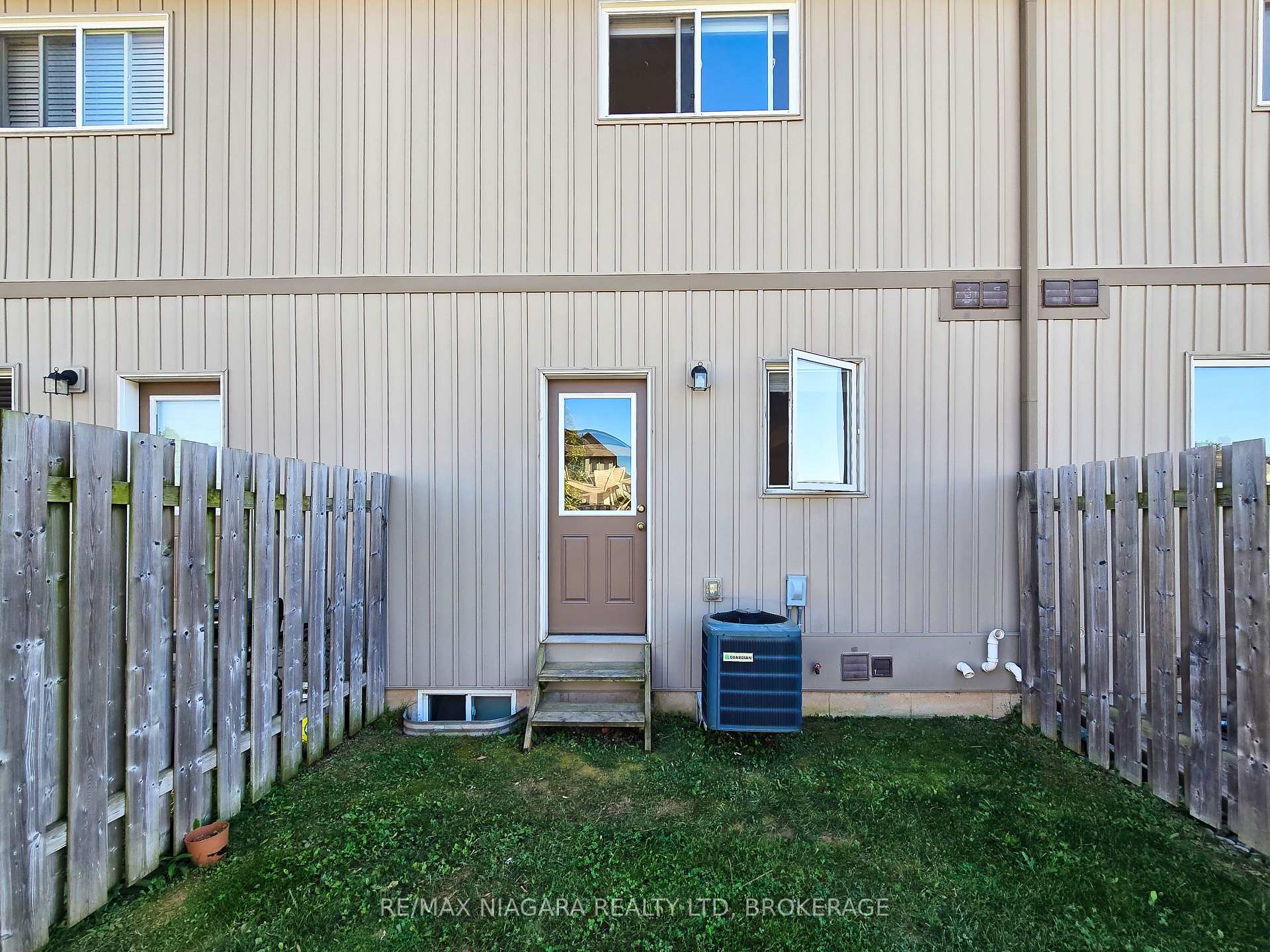 Photo 39 of Unit 37, 6118 Kelsey Crescent, Niagara Falls, Forestview — HOMEH