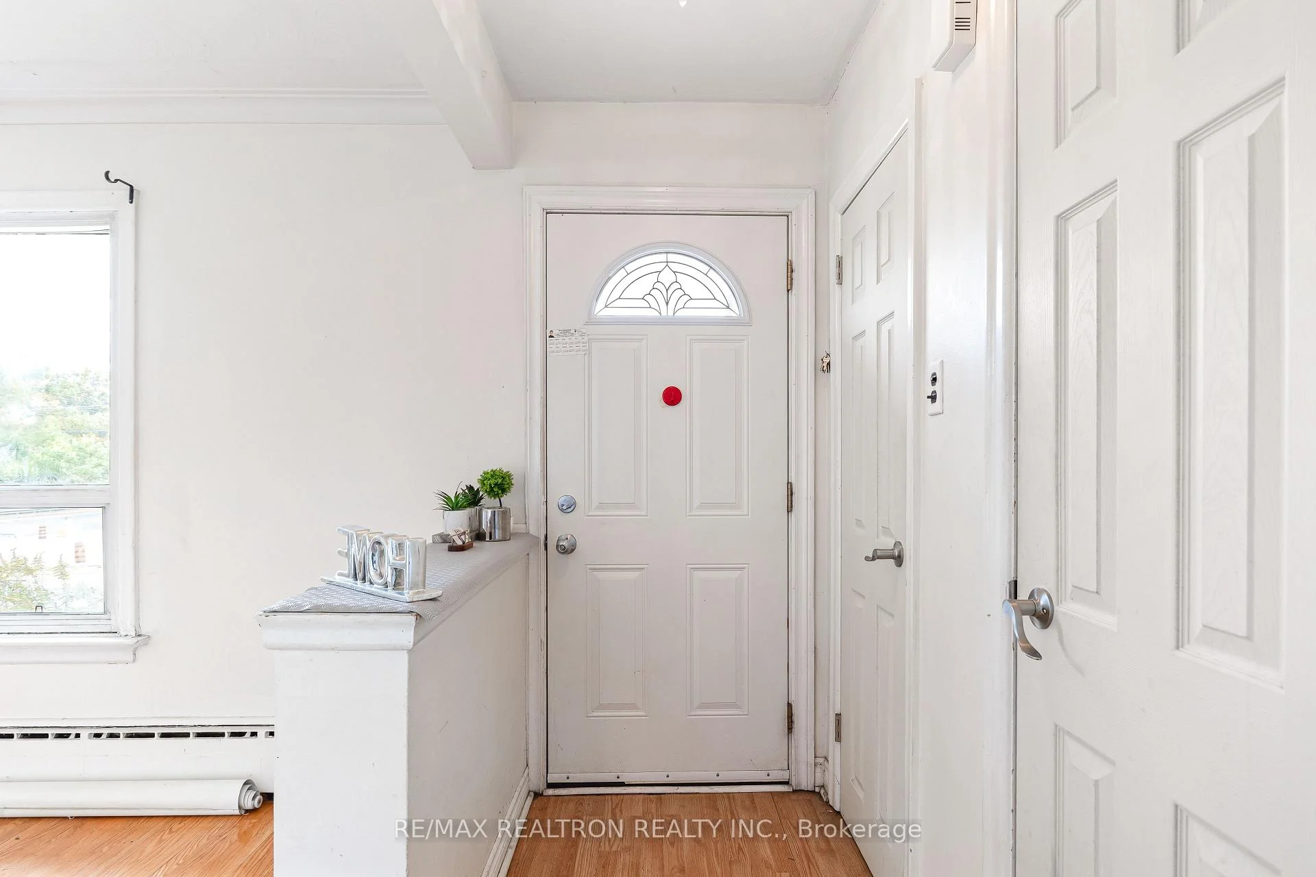 Photo 3 of 68 Elfreda Boulevard, Scarborough, Clairlea-Birchmount — HOMEH