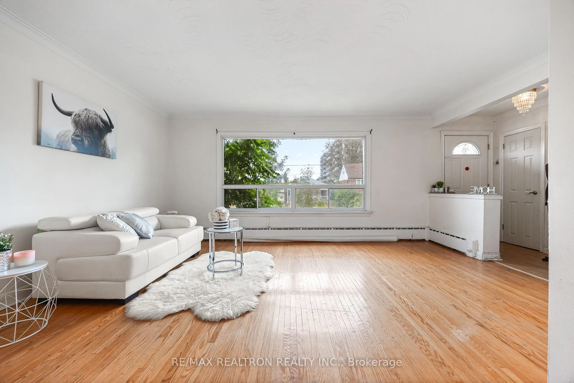 Photo 5 of 68 Elfreda Boulevard, Scarborough, Clairlea-Birchmount — HOMEH