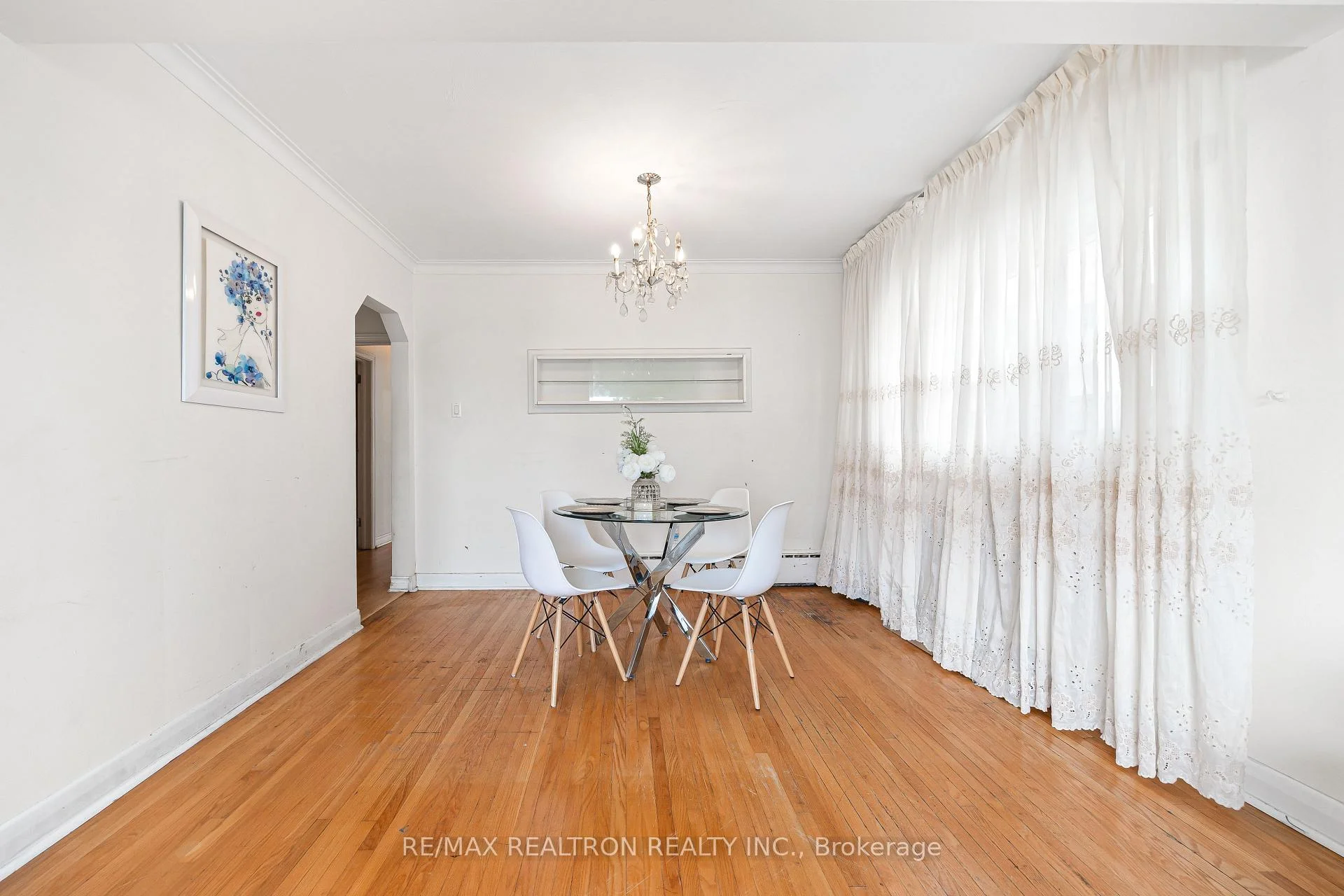 Photo 8 of 68 Elfreda Boulevard, Scarborough, Clairlea-Birchmount — HOMEH