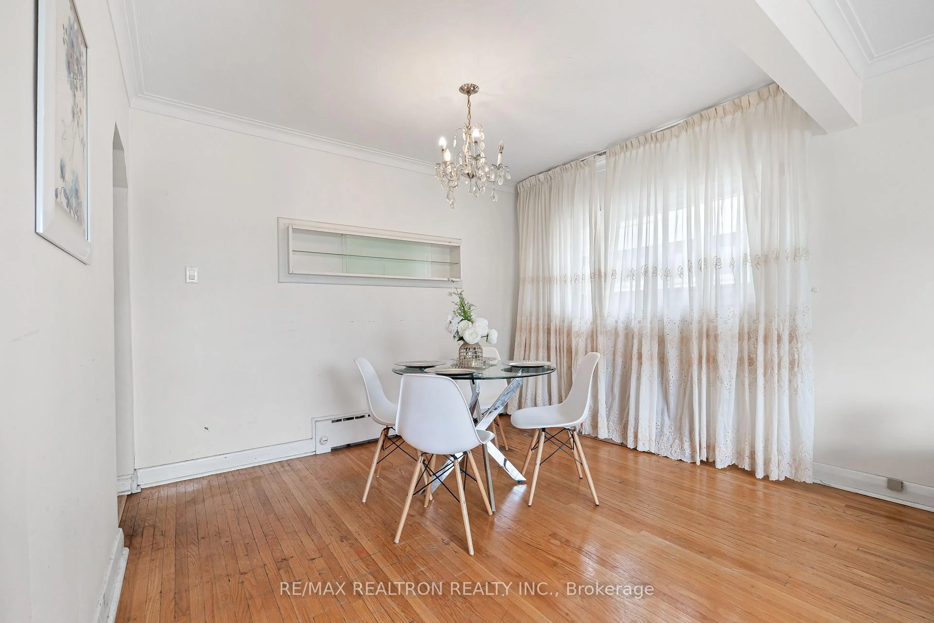 Photo 9 of 68 Elfreda Boulevard, Scarborough, Clairlea-Birchmount — HOMEH
