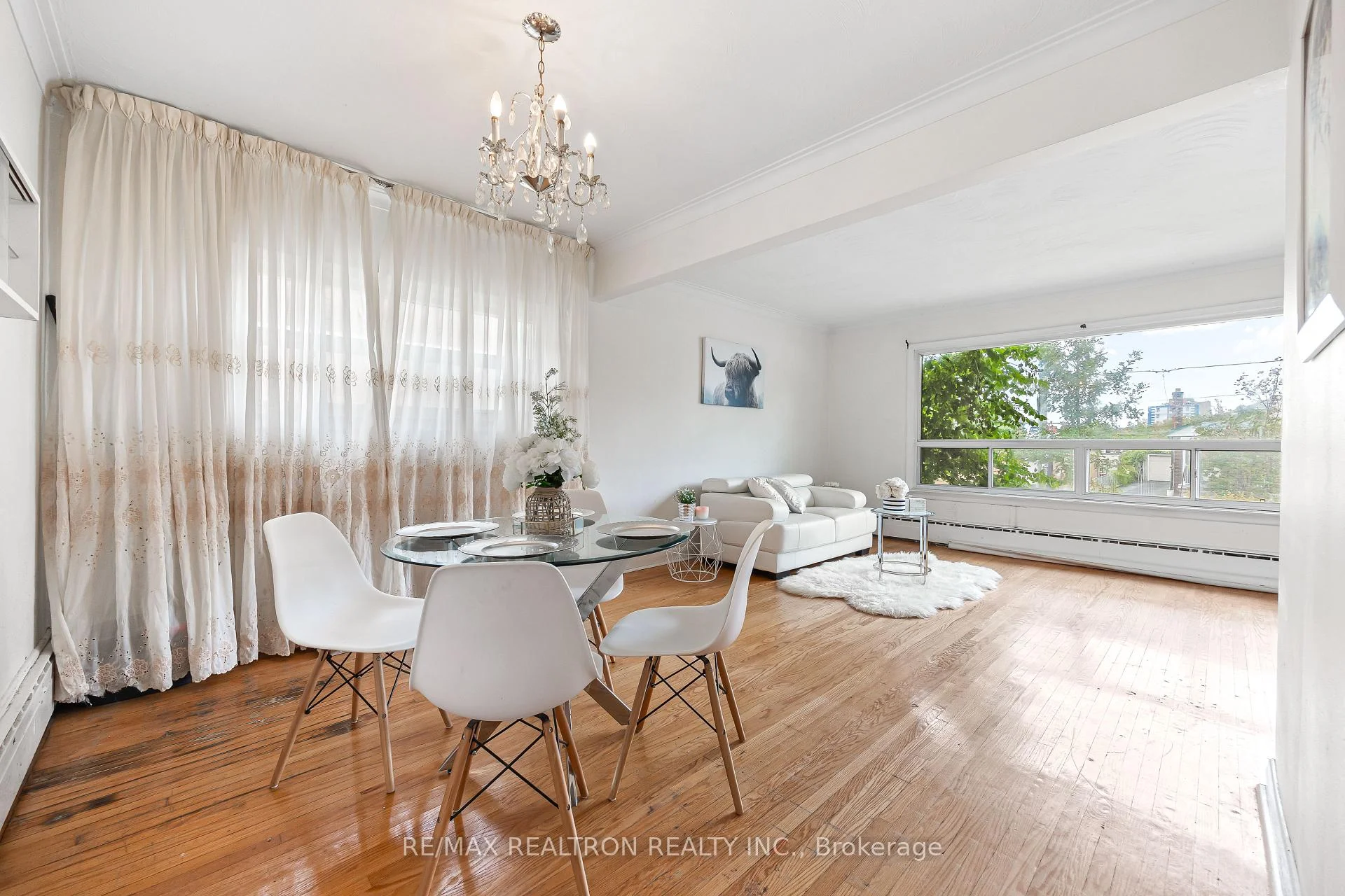 Photo 10 of 68 Elfreda Boulevard, Scarborough, Clairlea-Birchmount — HOMEH
