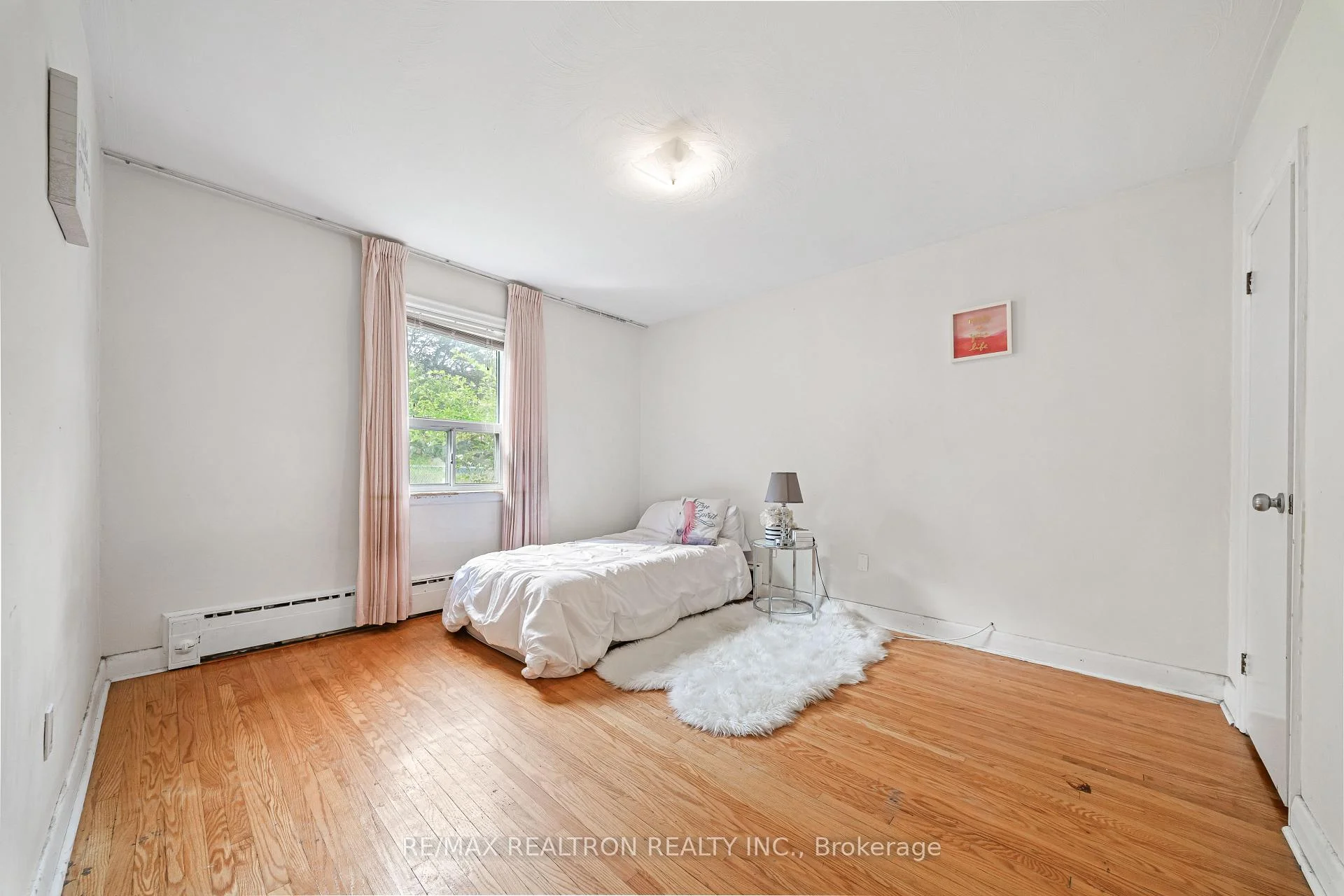 Photo 17 of 68 Elfreda Boulevard, Scarborough, Clairlea-Birchmount — HOMEH