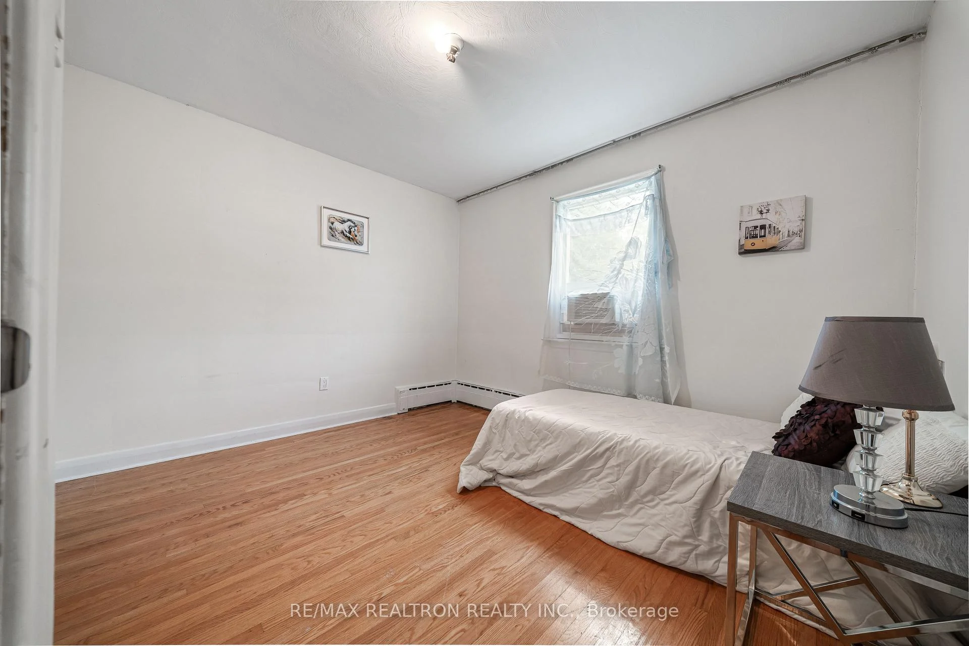 Photo 18 of 68 Elfreda Boulevard, Scarborough, Clairlea-Birchmount — HOMEH