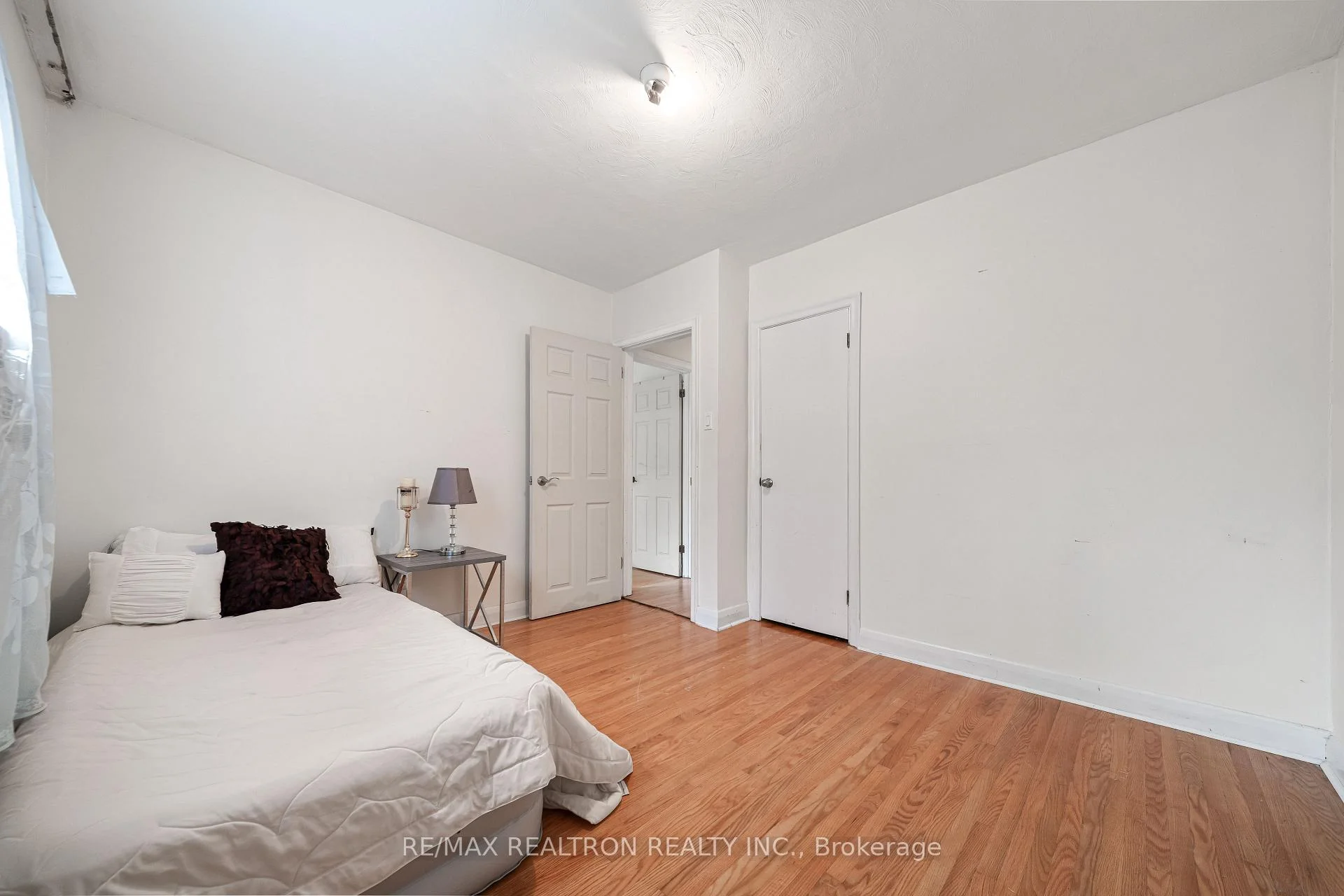 Photo 20 of 68 Elfreda Boulevard, Scarborough, Clairlea-Birchmount — HOMEH