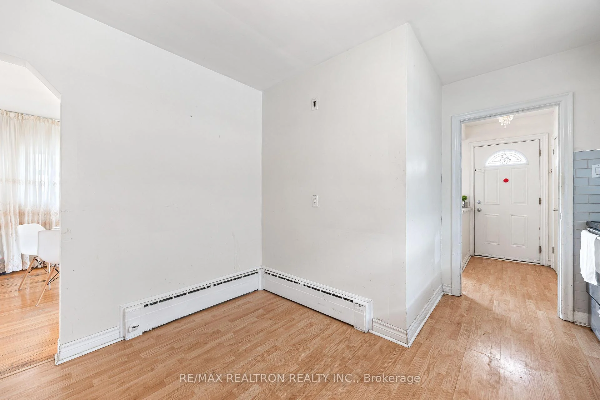 Photo 22 of 68 Elfreda Boulevard, Scarborough, Clairlea-Birchmount — HOMEH