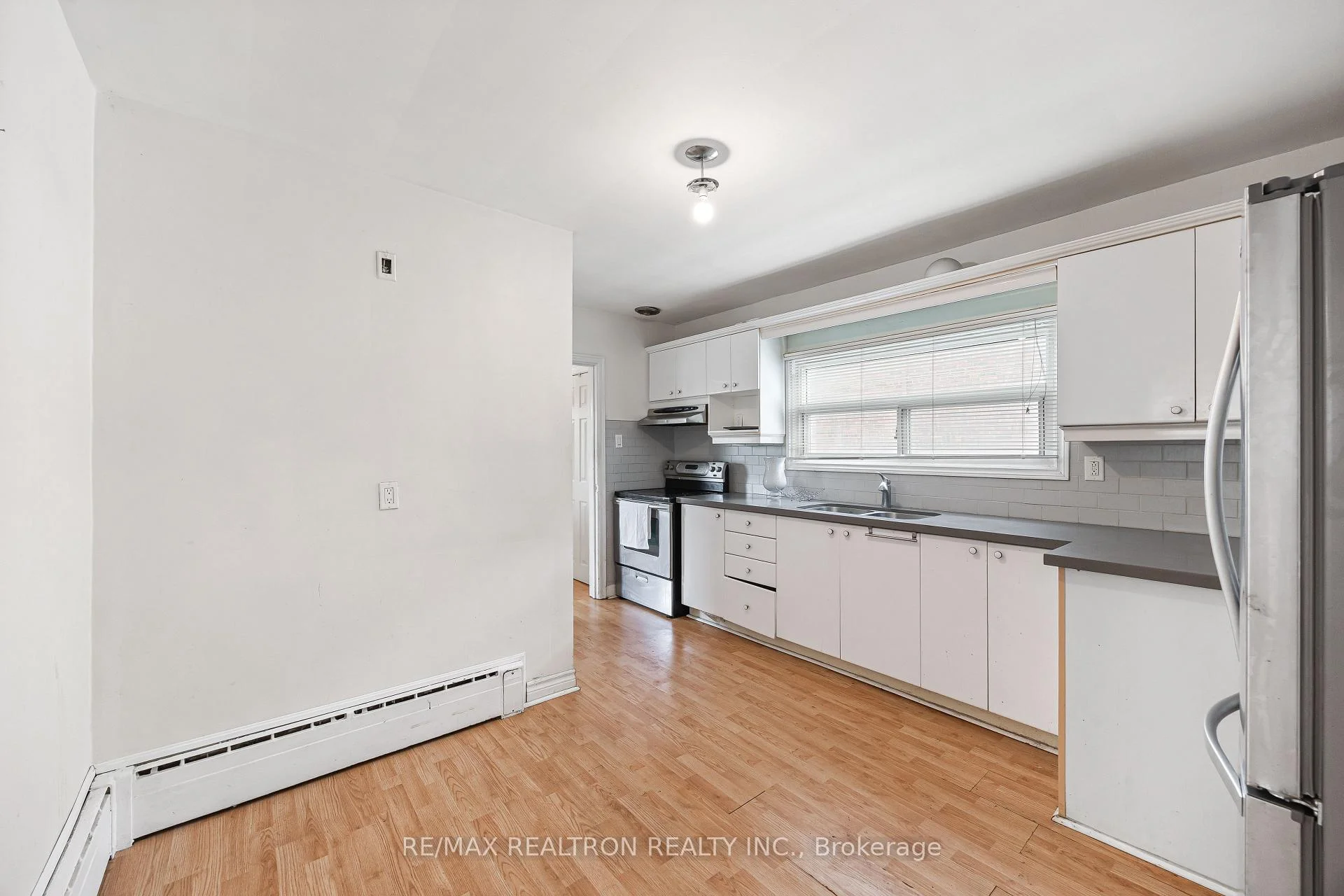 Photo 24 of 68 Elfreda Boulevard, Scarborough, Clairlea-Birchmount — HOMEH