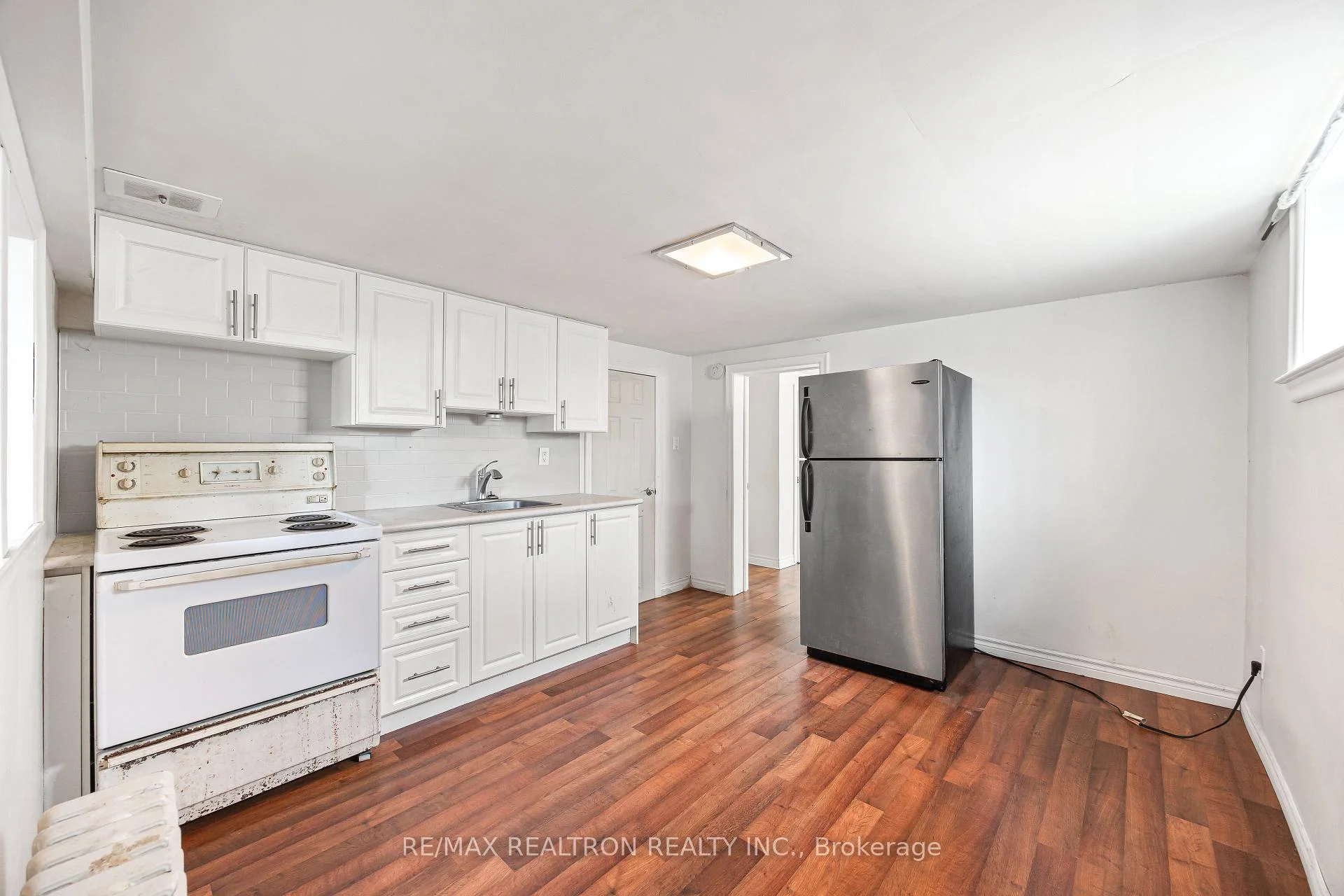 Photo 31 of 68 Elfreda Boulevard, Scarborough, Clairlea-Birchmount — HOMEH