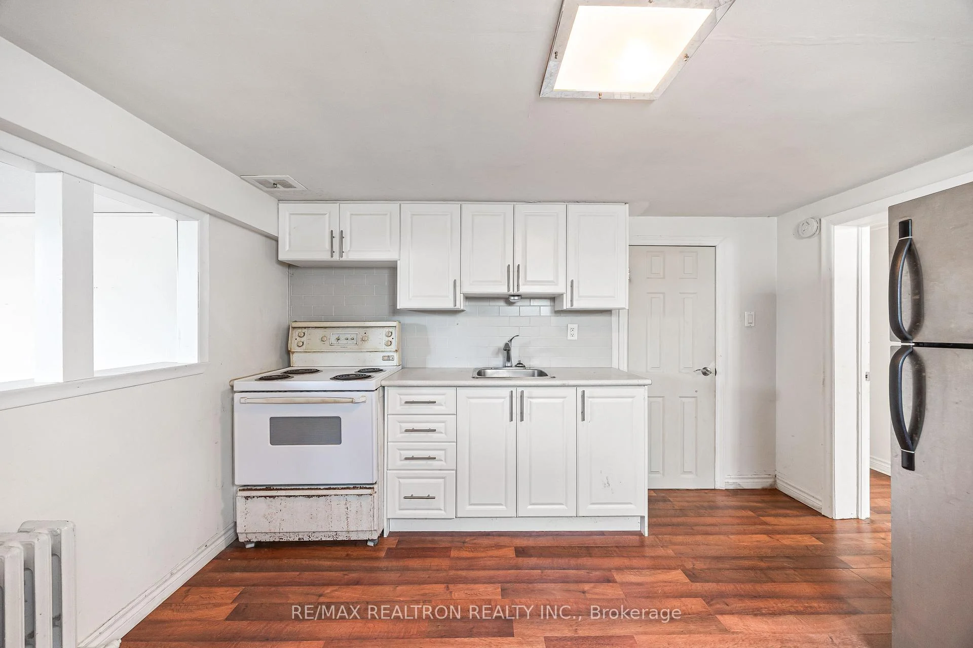Photo 32 of 68 Elfreda Boulevard, Scarborough, Clairlea-Birchmount — HOMEH