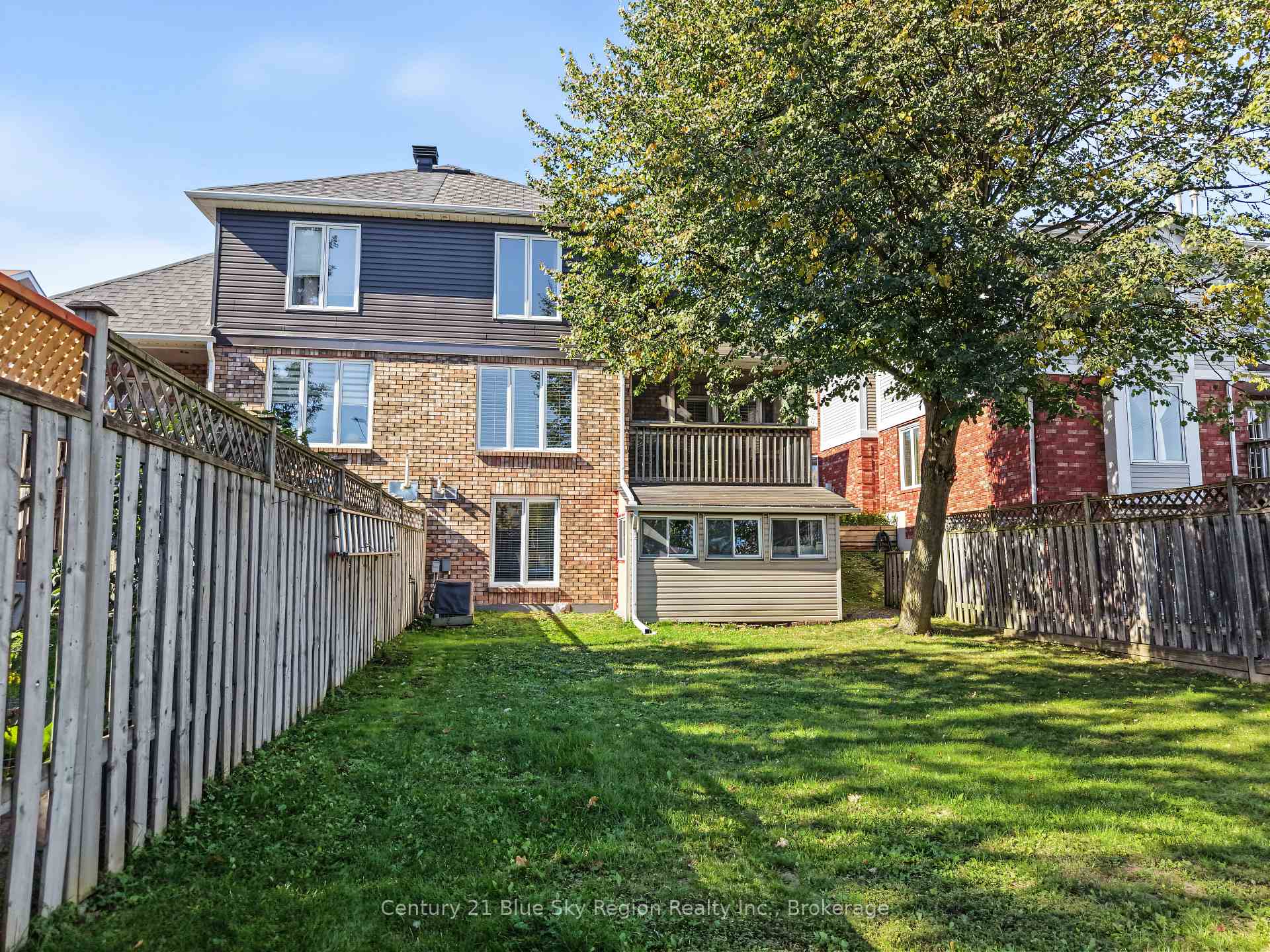 Photo 4 of 126 Cloverbrae Crescent, North Bay, Ferris — HOMEH
