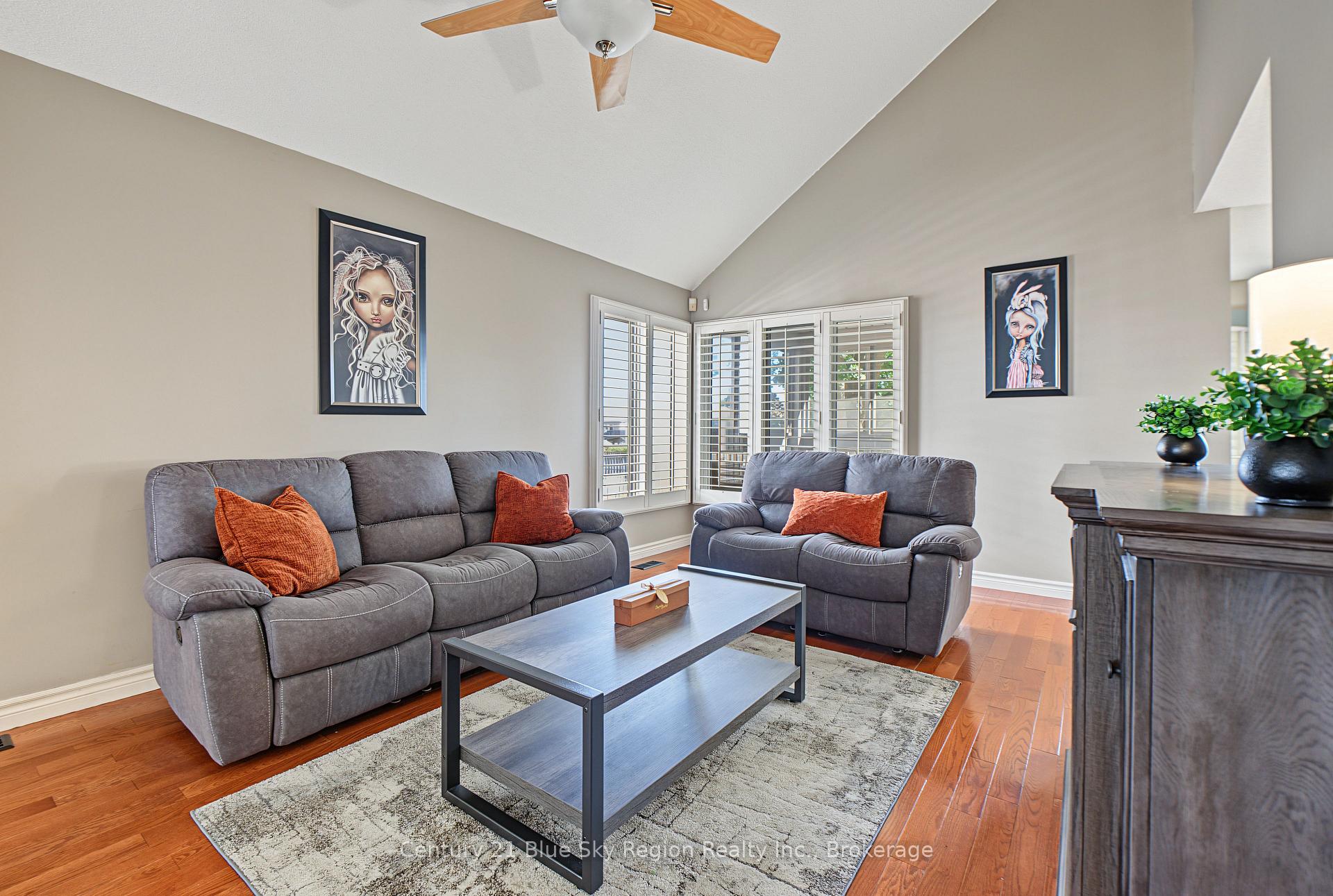 Photo 12 of 126 Cloverbrae Crescent, North Bay, Ferris — HOMEH