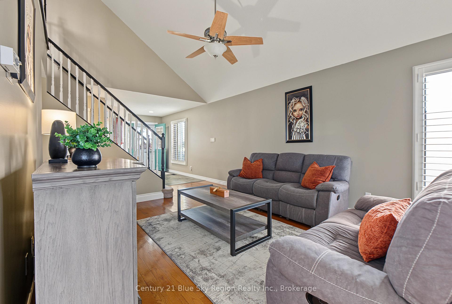 Photo 13 of 126 Cloverbrae Crescent, North Bay, Ferris — HOMEH