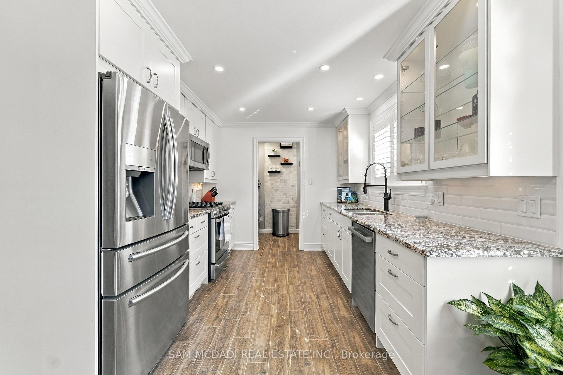 Photo 11 of 22 Bywood Crescent, Hamilton, Stoney Creek Mountain — HOMEH