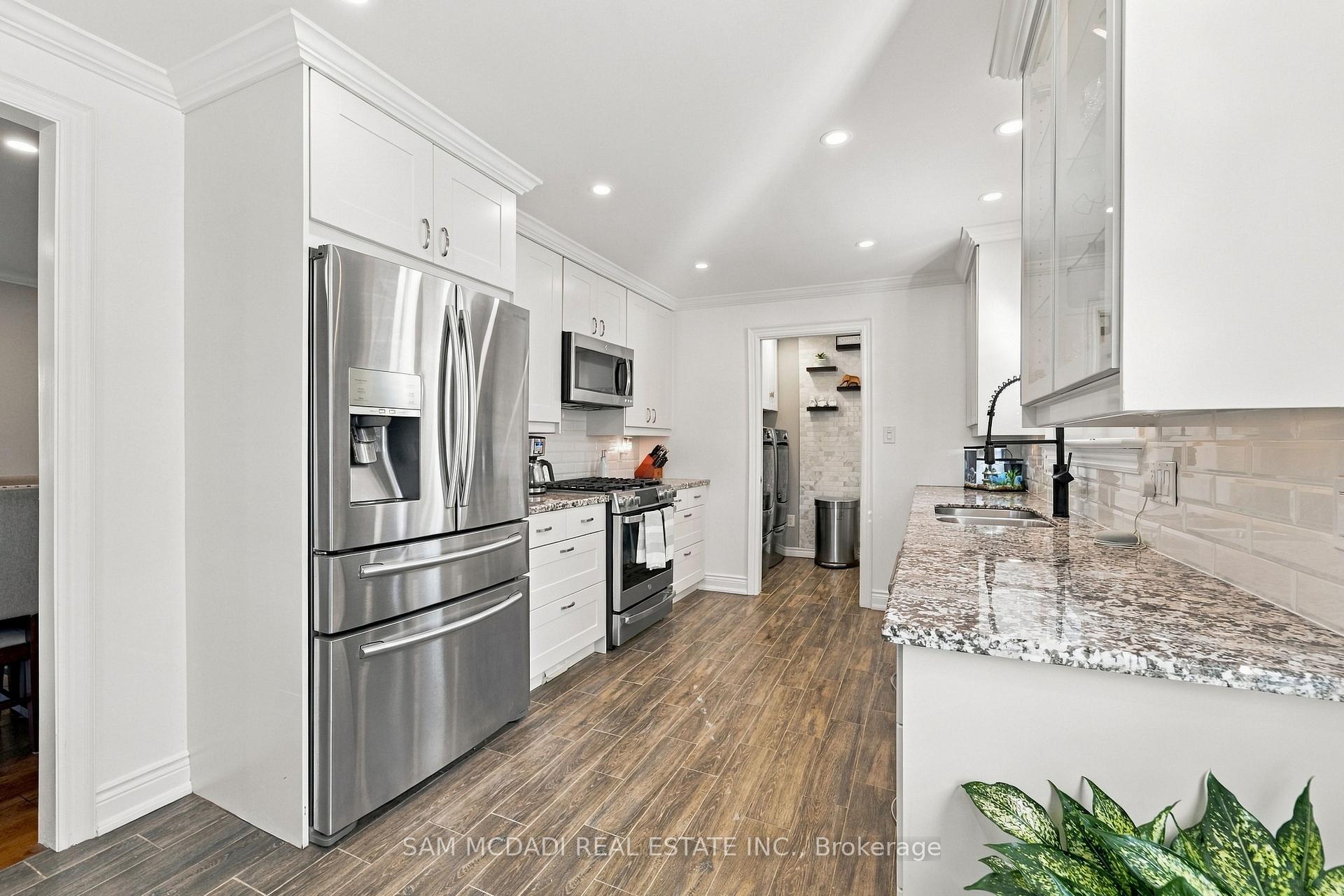 Photo 13 of 22 Bywood Crescent, Hamilton, Stoney Creek Mountain — HOMEH