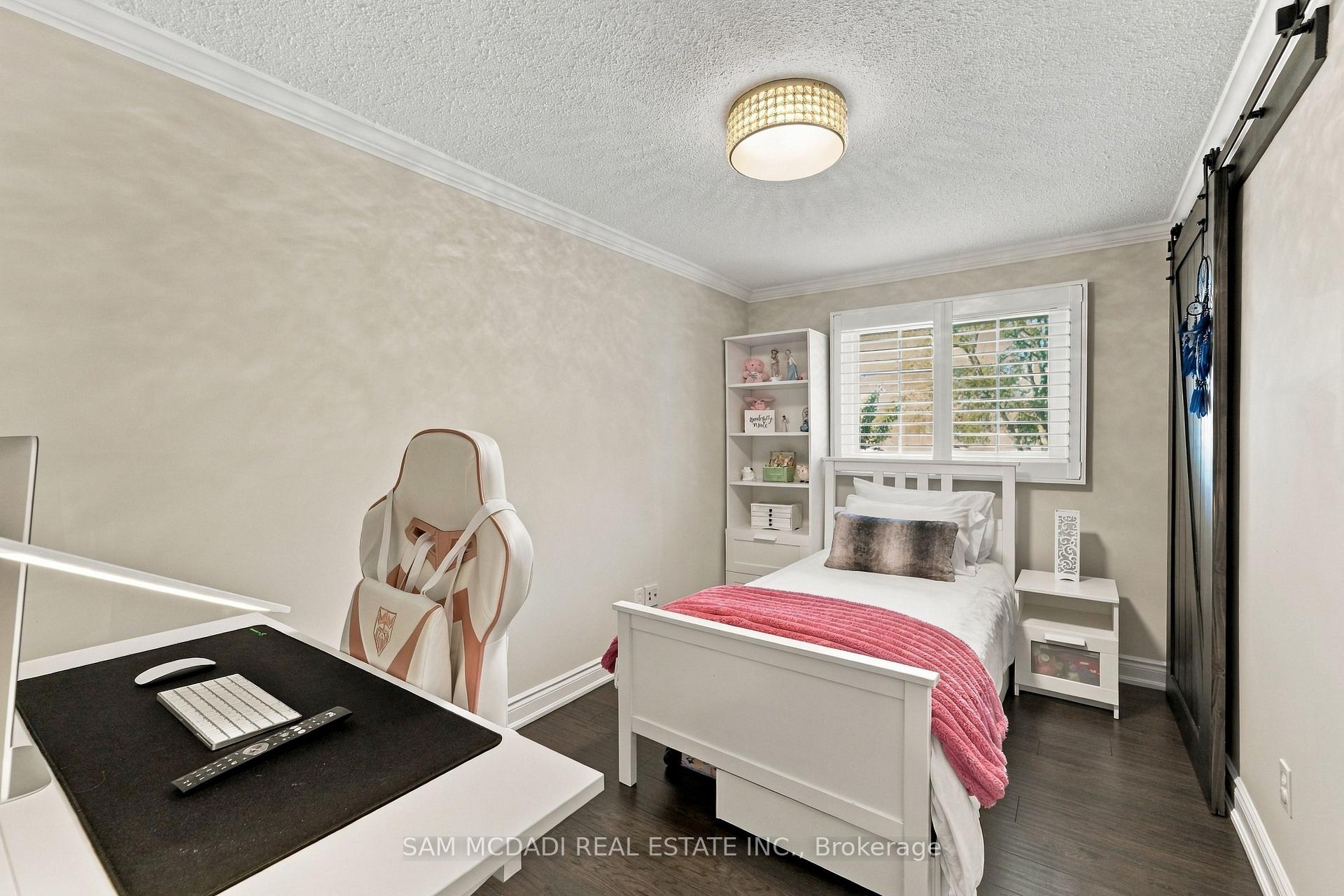 Photo 25 of 22 Bywood Crescent, Hamilton, Stoney Creek Mountain — HOMEH
