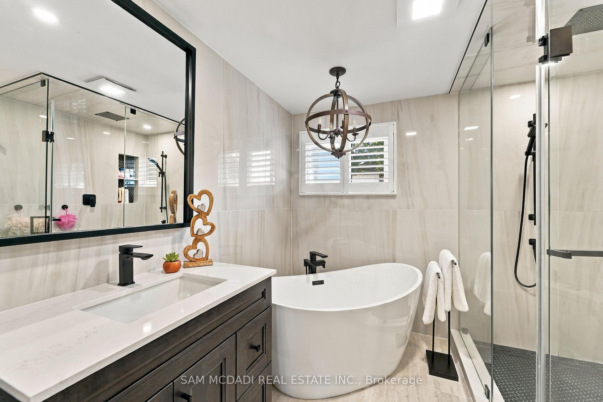 Photo 26 of 22 Bywood Crescent, Hamilton, Stoney Creek Mountain — HOMEH