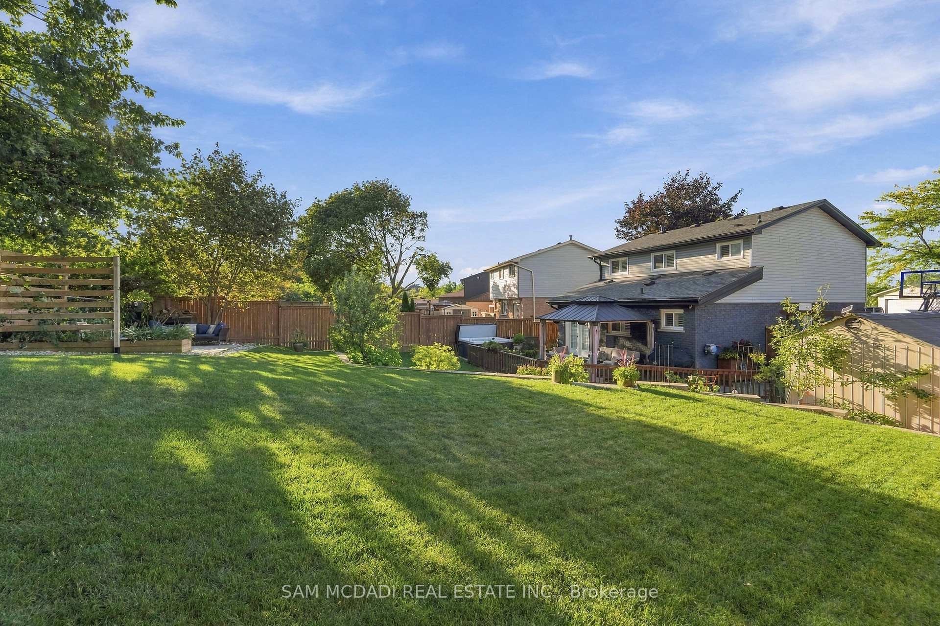 Photo 39 of 22 Bywood Crescent, Hamilton, Stoney Creek Mountain — HOMEH