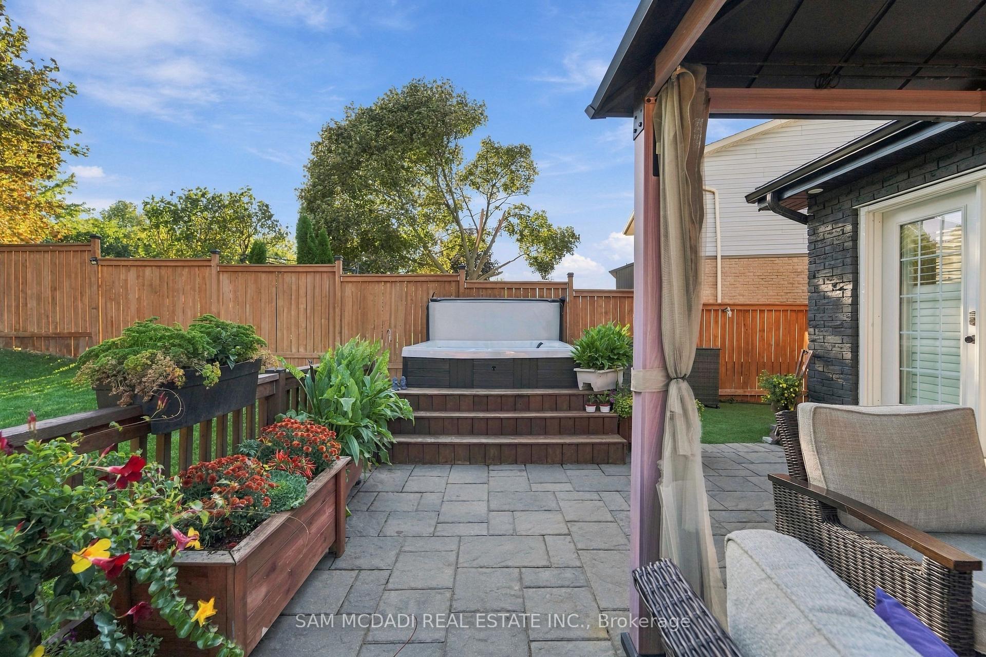 Photo 41 of 22 Bywood Crescent, Hamilton, Stoney Creek Mountain — HOMEH