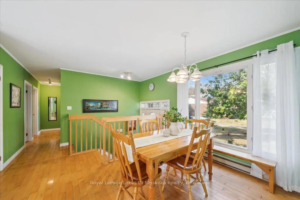 Photo 10 of 152 Ann Street, Bracebridge, Macaulay — HOMEH