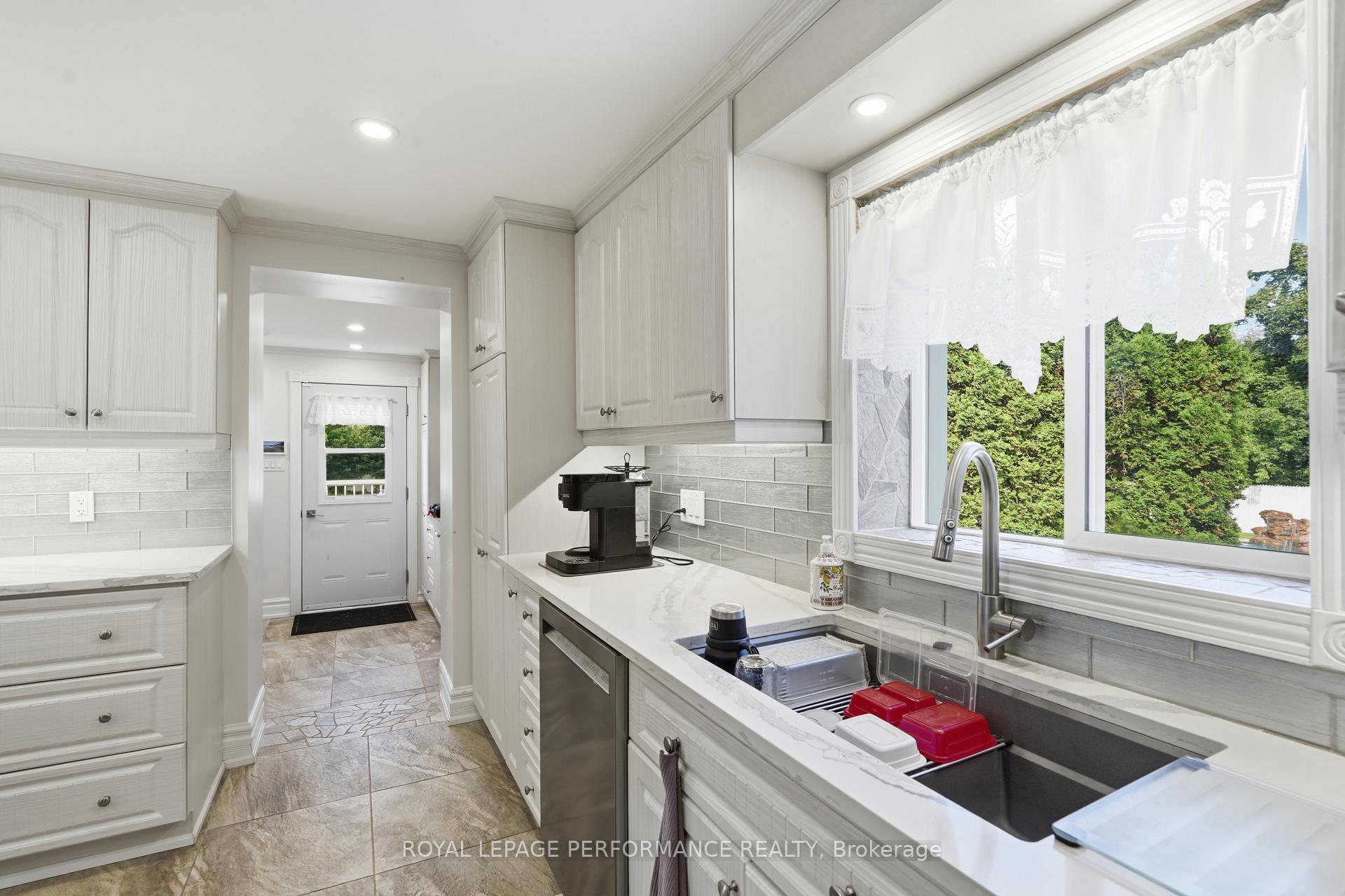 Photo 10 of 8 John Street, Champlain, L'Orignal — HOMEH