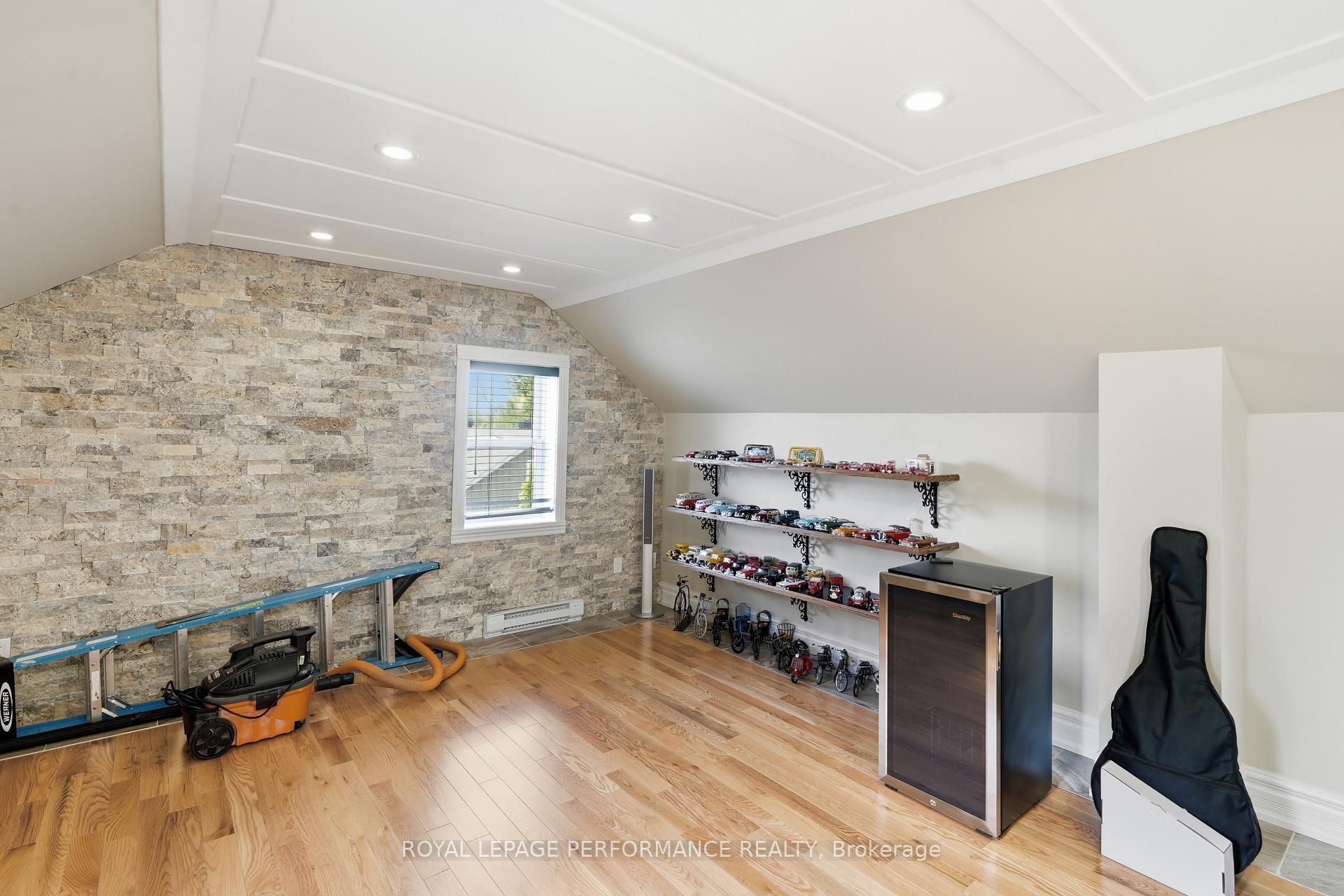 Photo 23 of 8 John Street, Champlain, L'Orignal — HOMEH