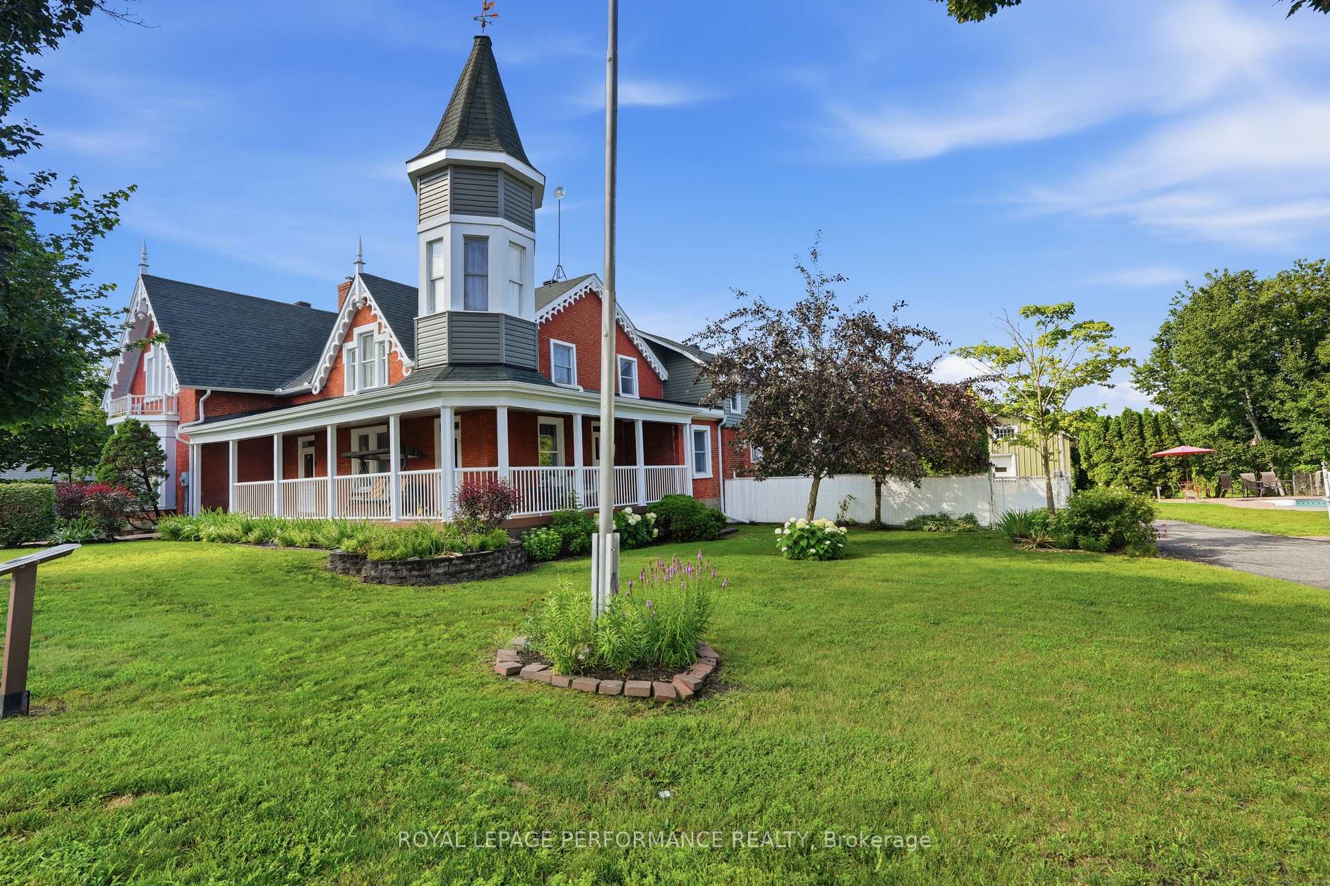Photo 32 of 8 John Street, Champlain, L'Orignal — HOMEH