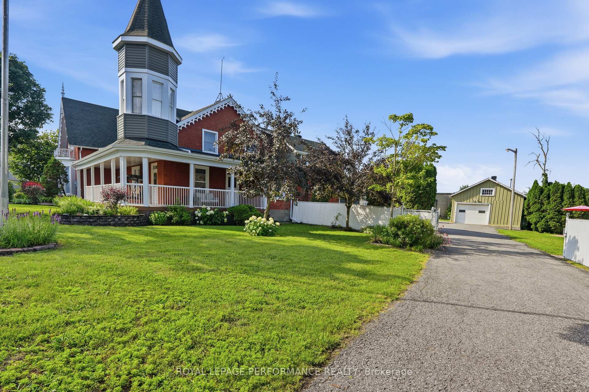 Photo 33 of 8 John Street, Champlain, L'Orignal — HOMEH