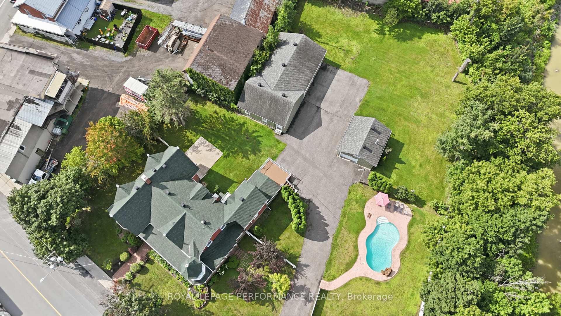 Photo 40 of 8 John Street, Champlain, L'Orignal — HOMEH